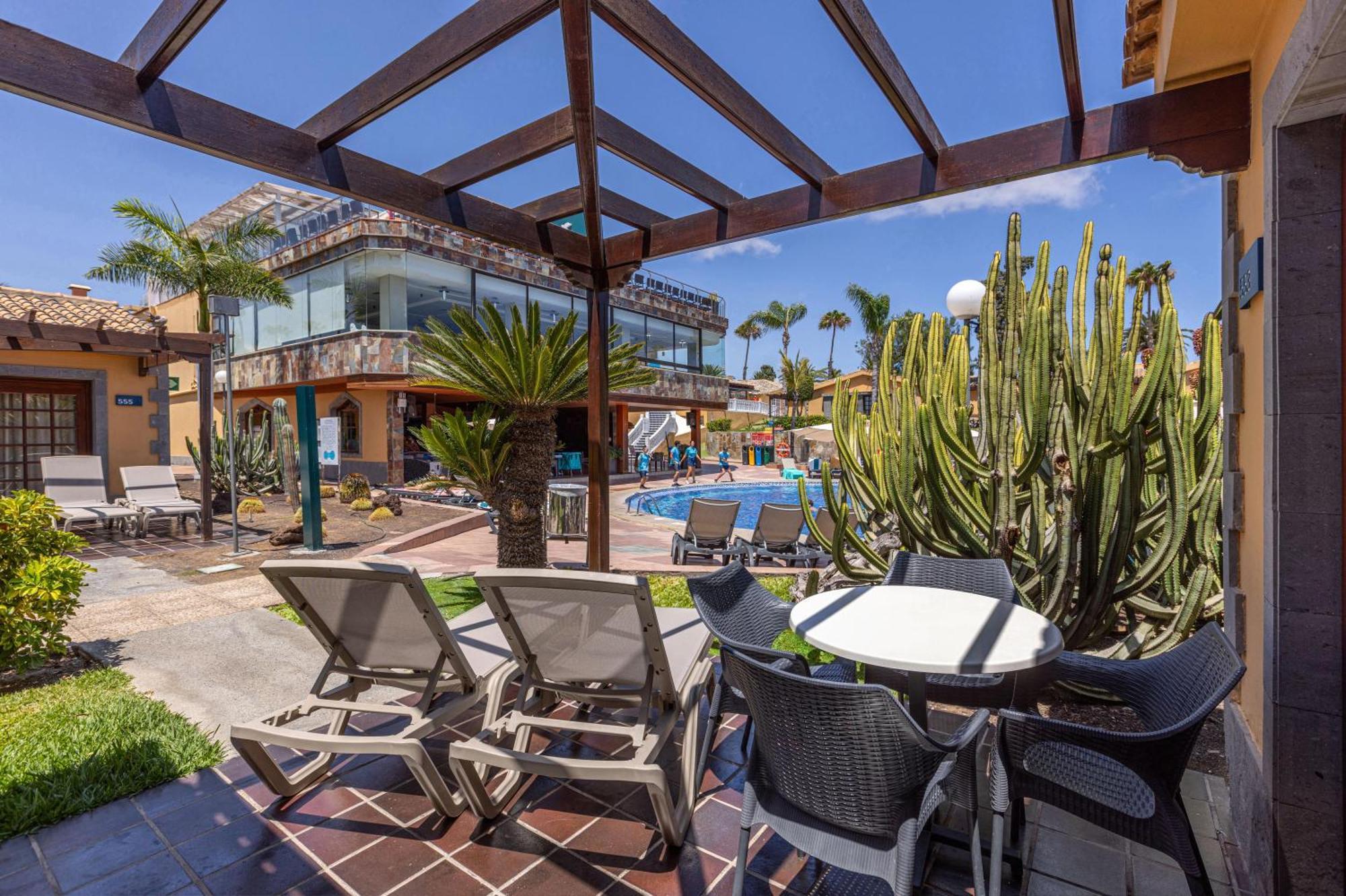 One-Bedroom Family Bungalow Pool View
