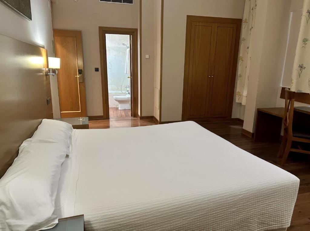 Superior Single Room,1706796804:JPEG