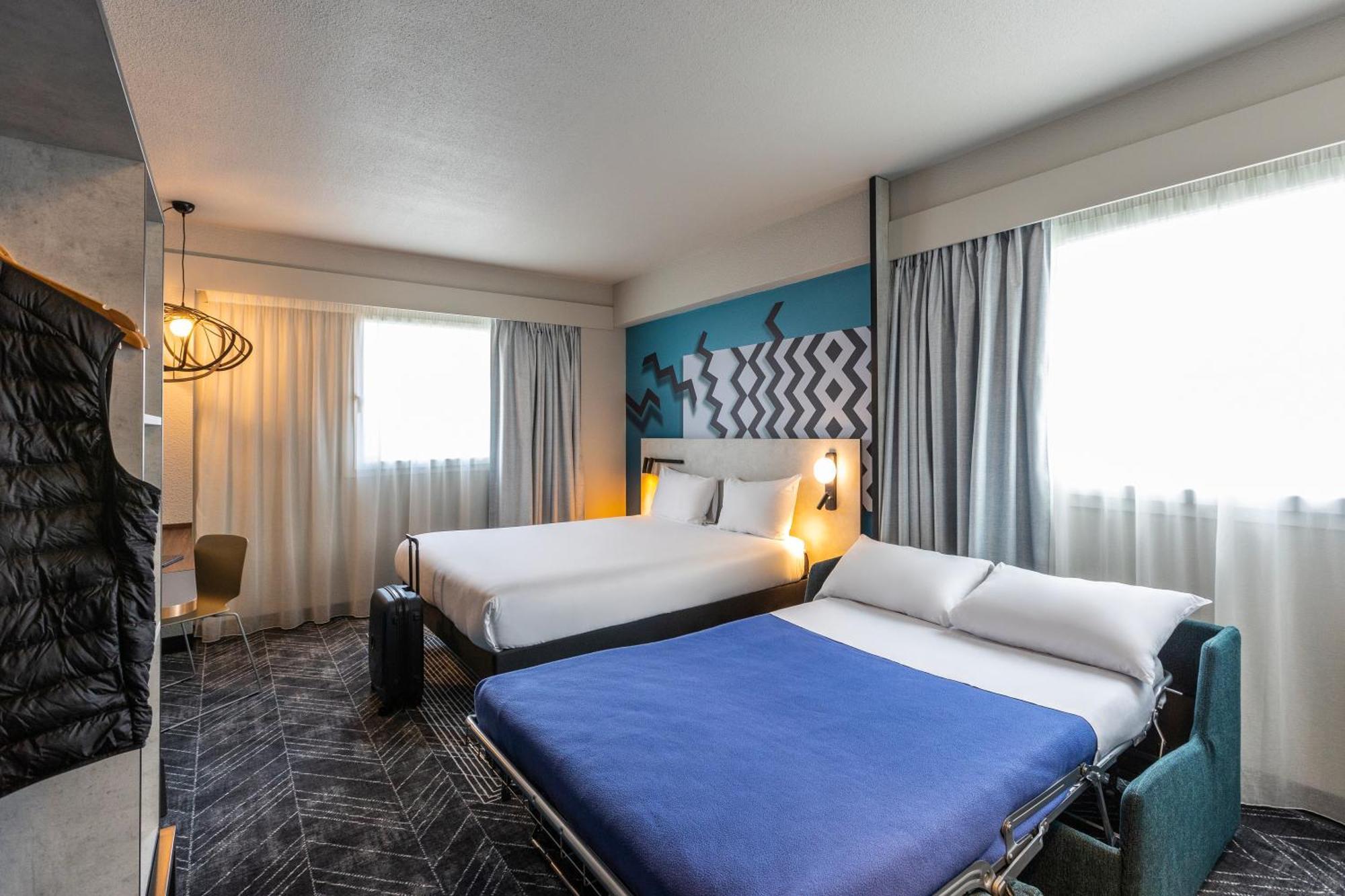 Family Room with One Queen Bed and Double Sofa Bed,1742693680:JPEG