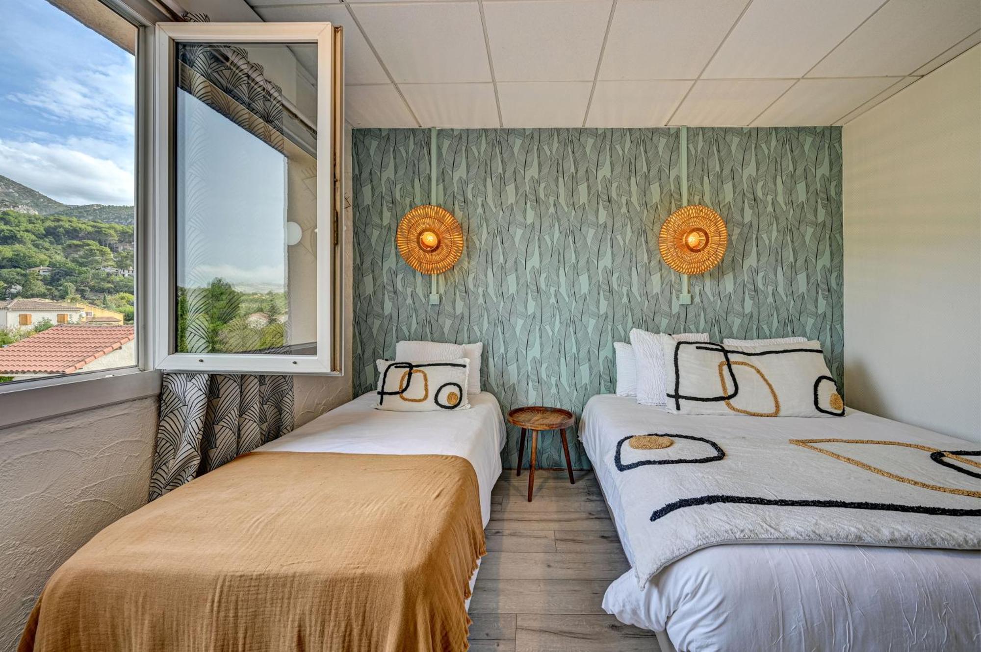 Triple Room,736202959:JPEG