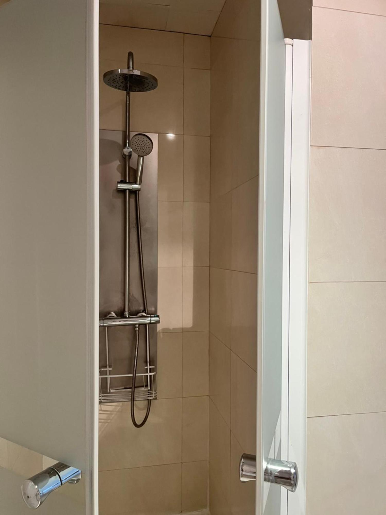 Twin Room,1706817642:JPEG
