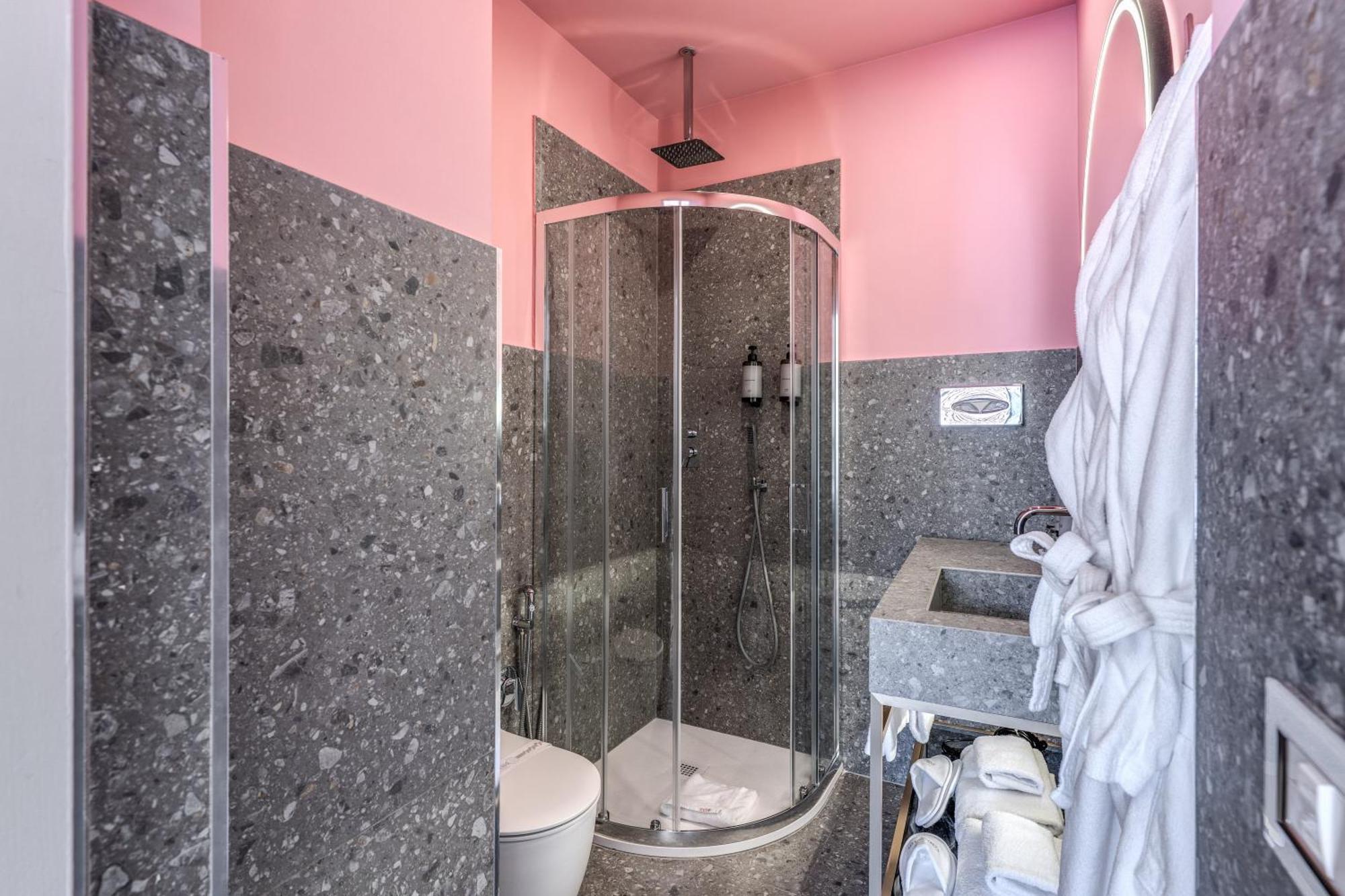 Deluxe Double Room with Balcony,1706825026:JPEG