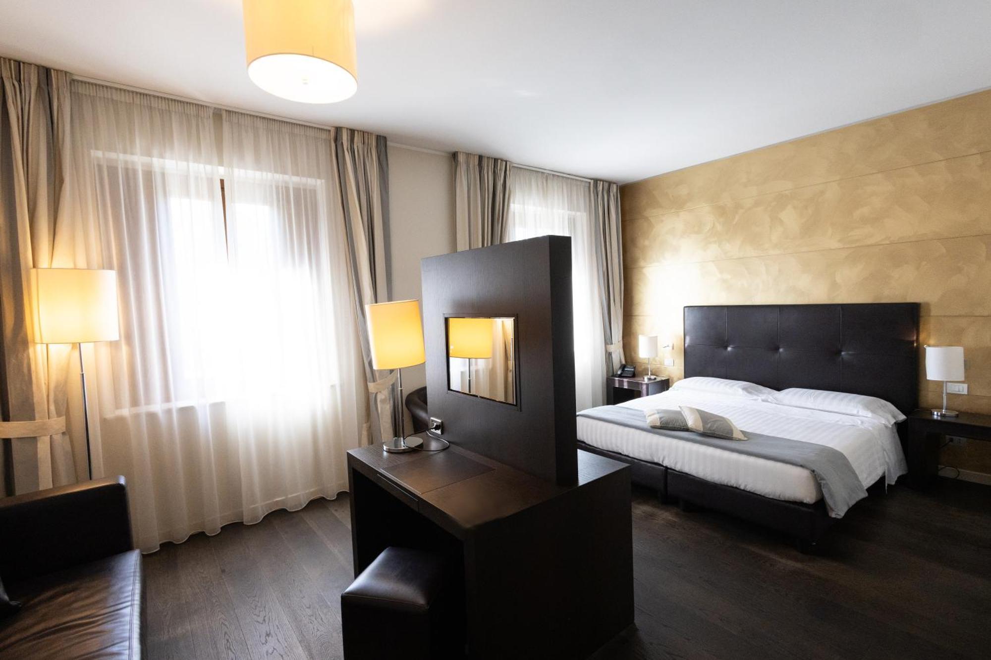 Double Room,1706837421:JPEG