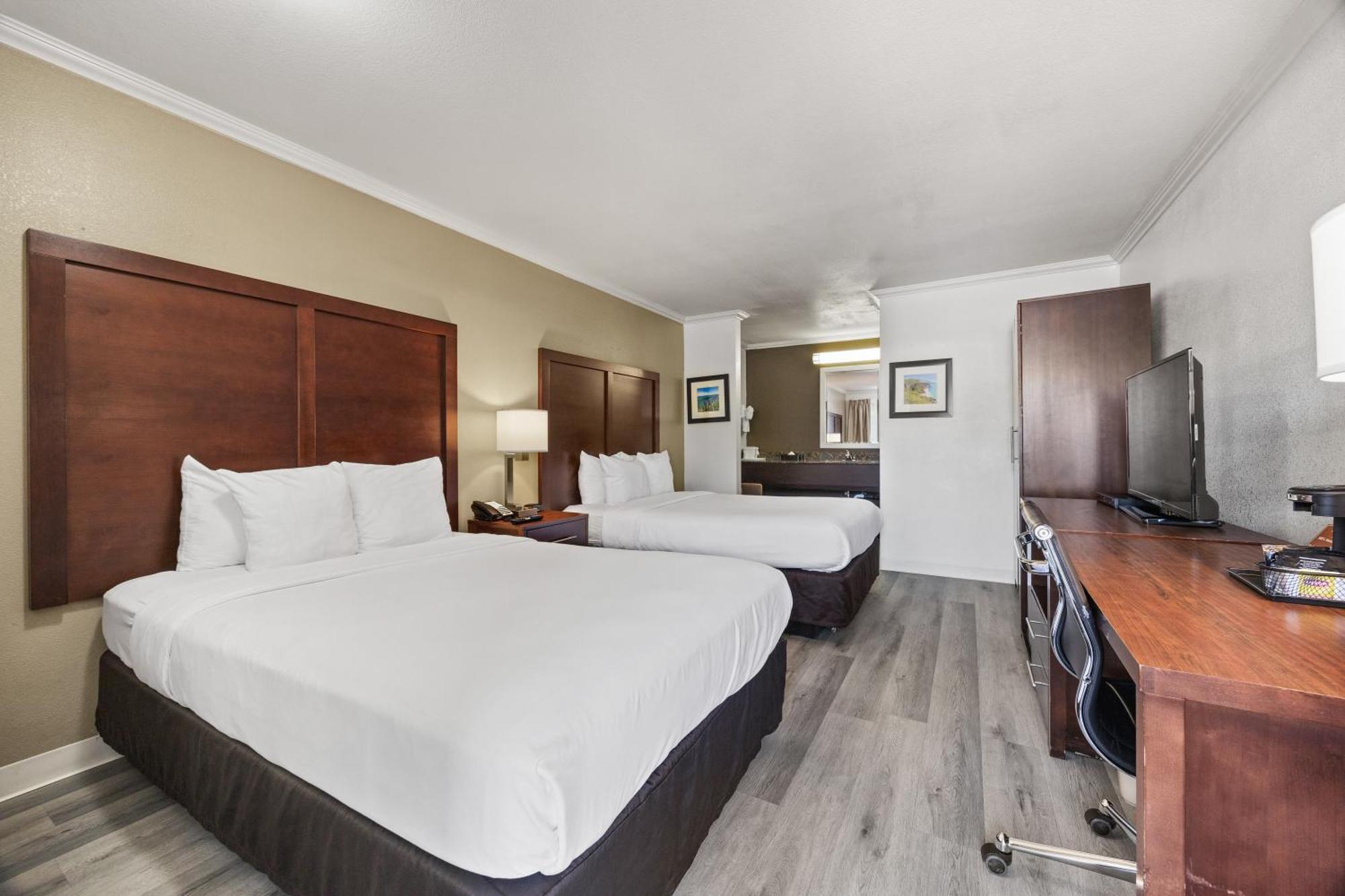 Double Room Two Double Beds Non-Smoking