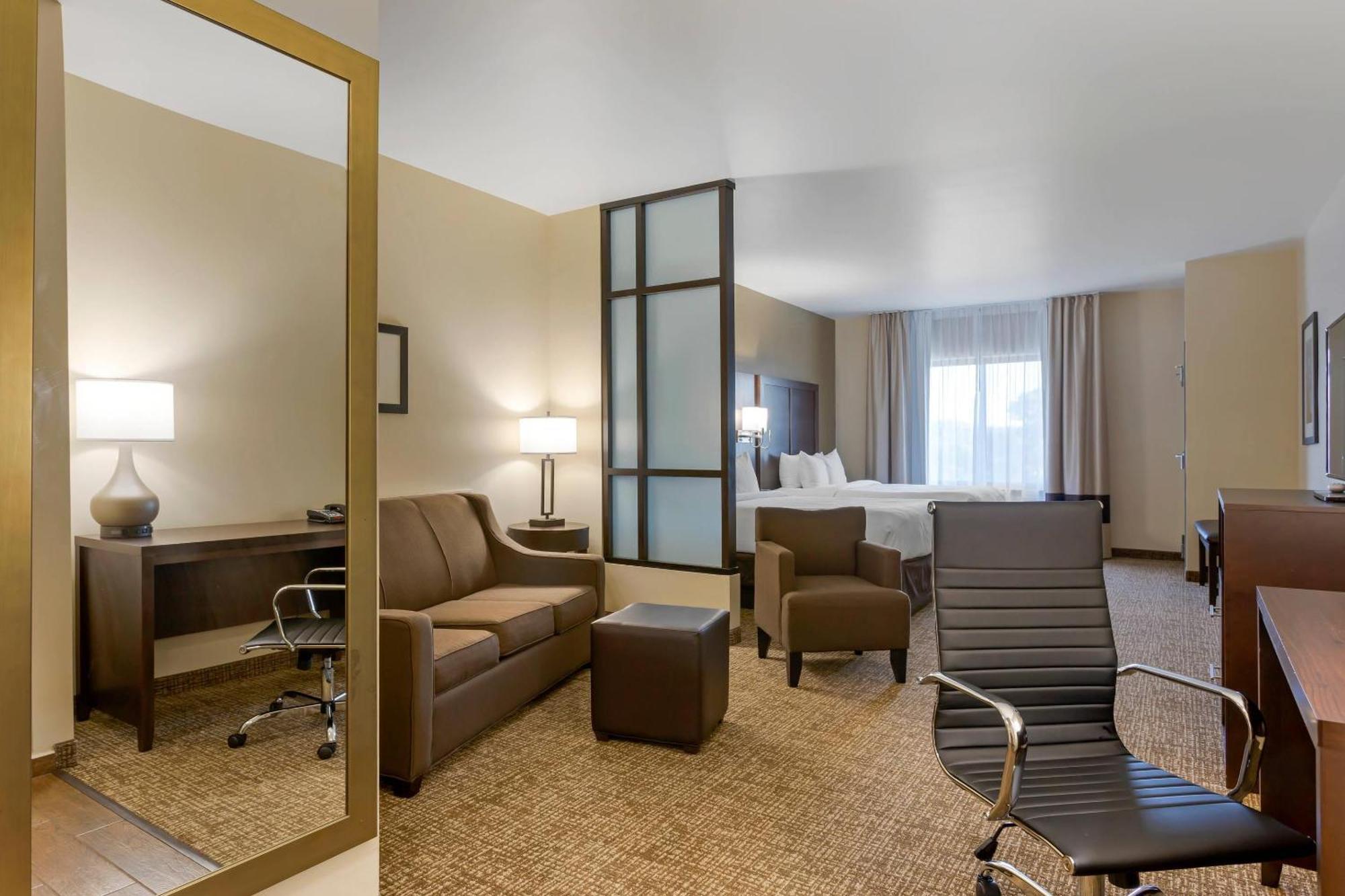 King Suite Non-Smoking