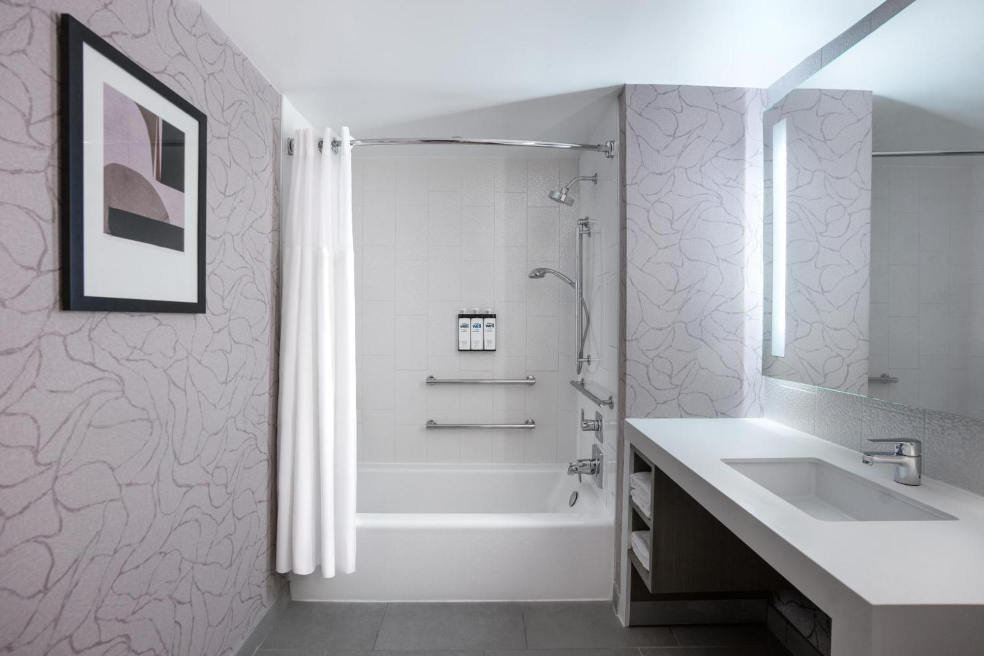 Den Queen Room Two Queen Beds Accessible Bath Tub Sofa Bed or Mobility Accessible,1698033520:JPEG