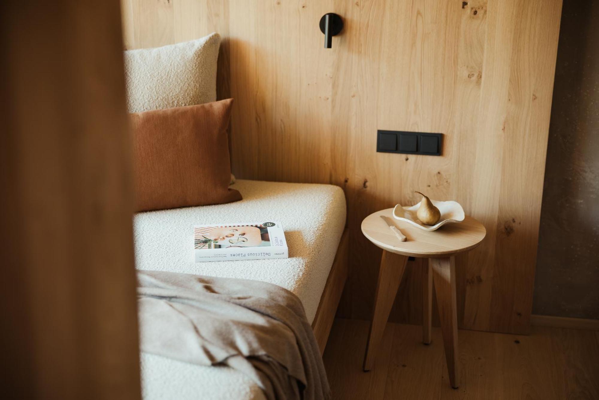 Double Room,1706876925:JPEG