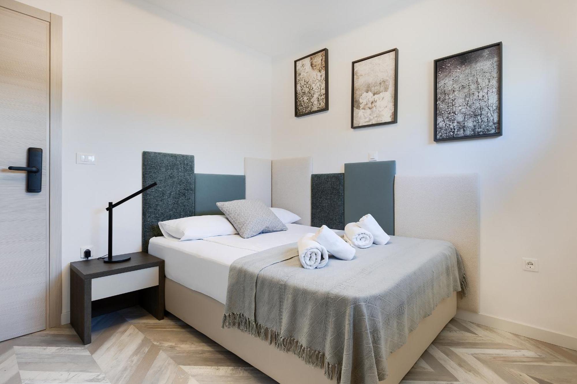 Single Room,1706892916:JPEG