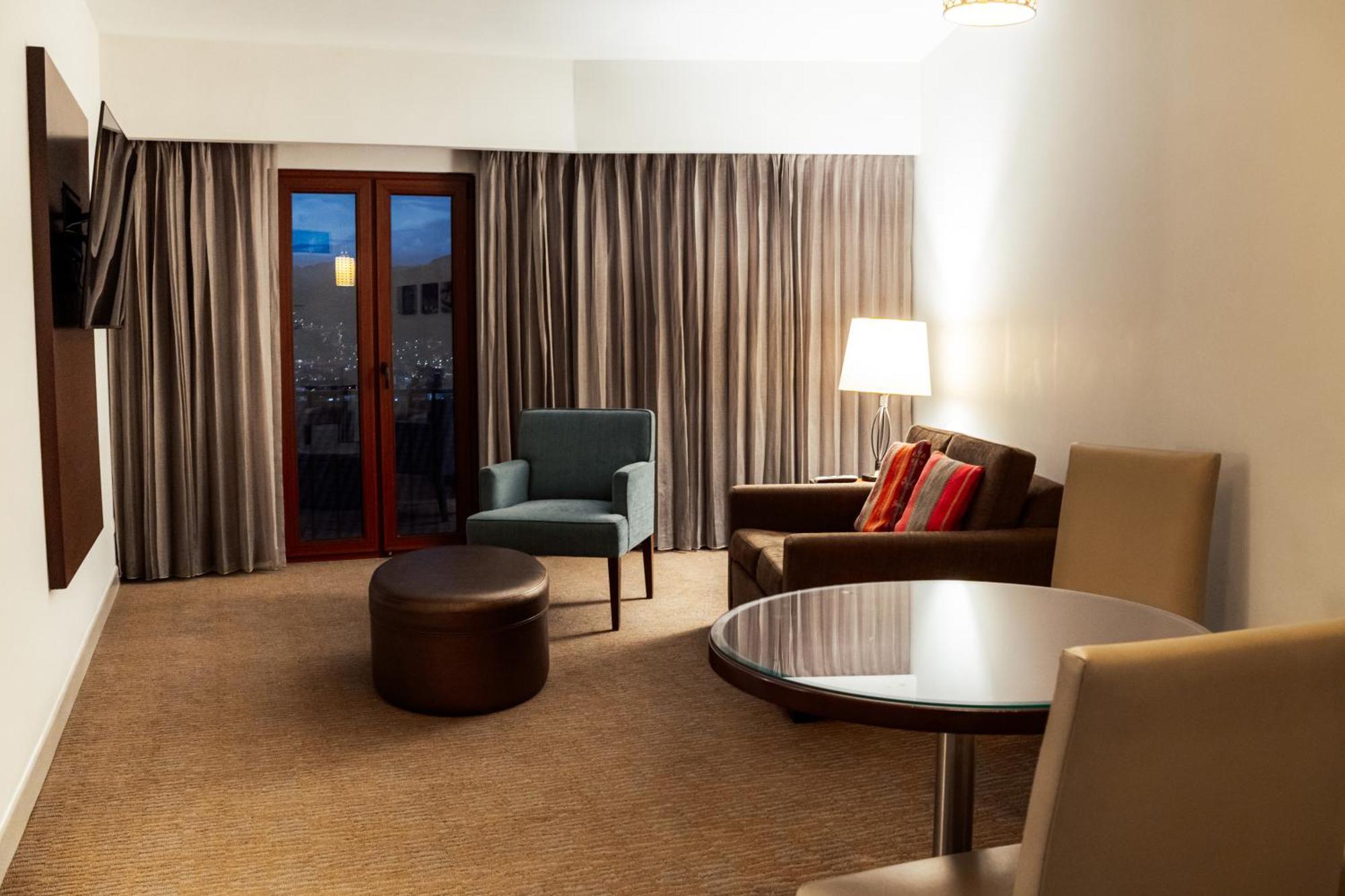 One-Bedroom King Suite