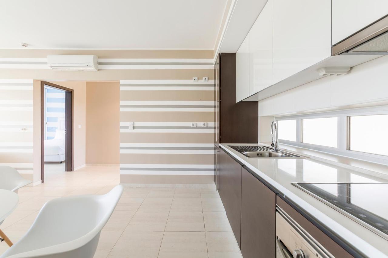 One-Bedroom Apartment Golf View
