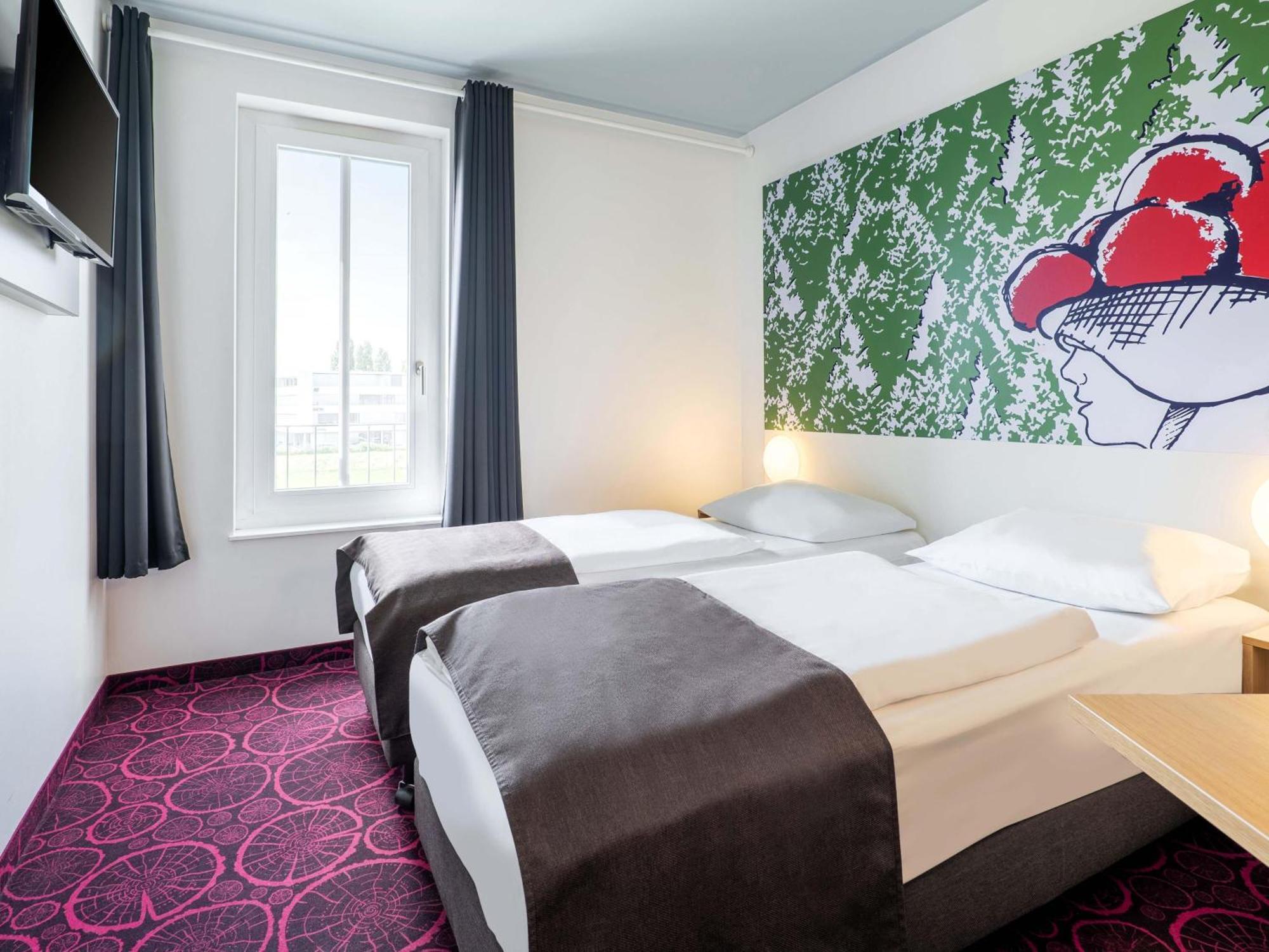 Twin Room,1706917269:JPEG