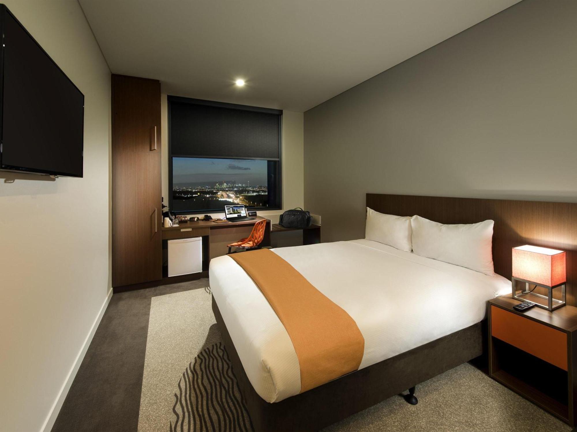 Standard Queen Room High Floor