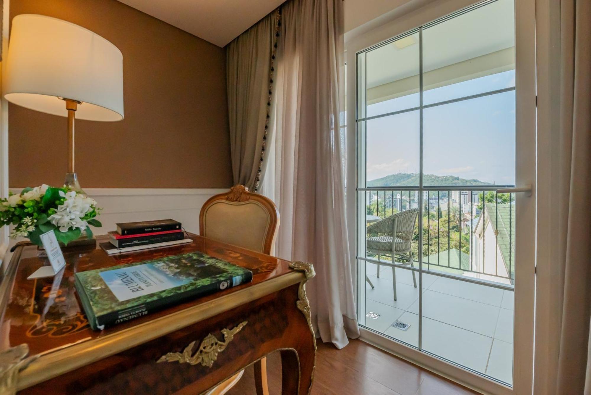 King Room Balcony,1706953434:JPEG