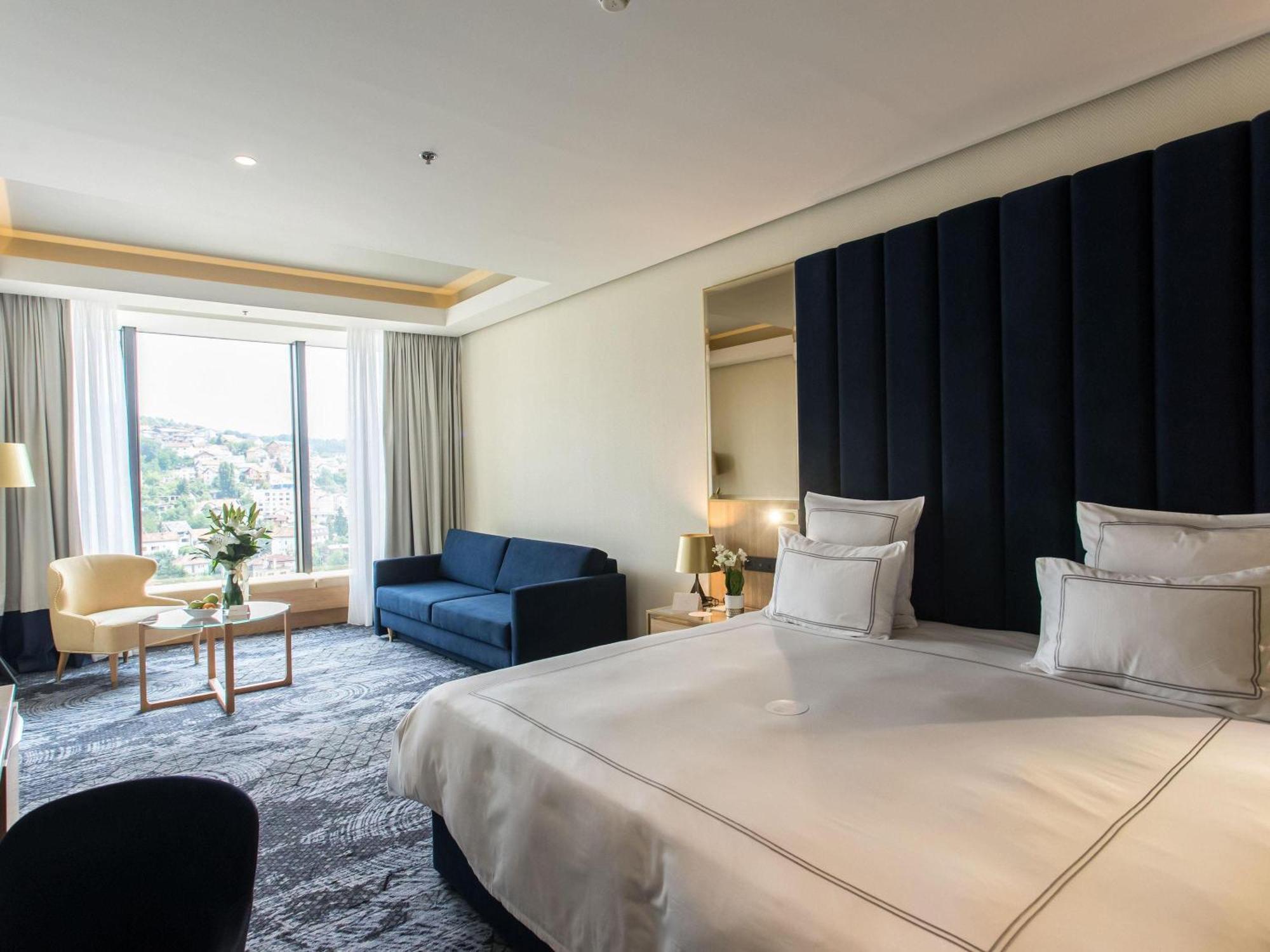 Deluxe King Room,1747029337:JPEG