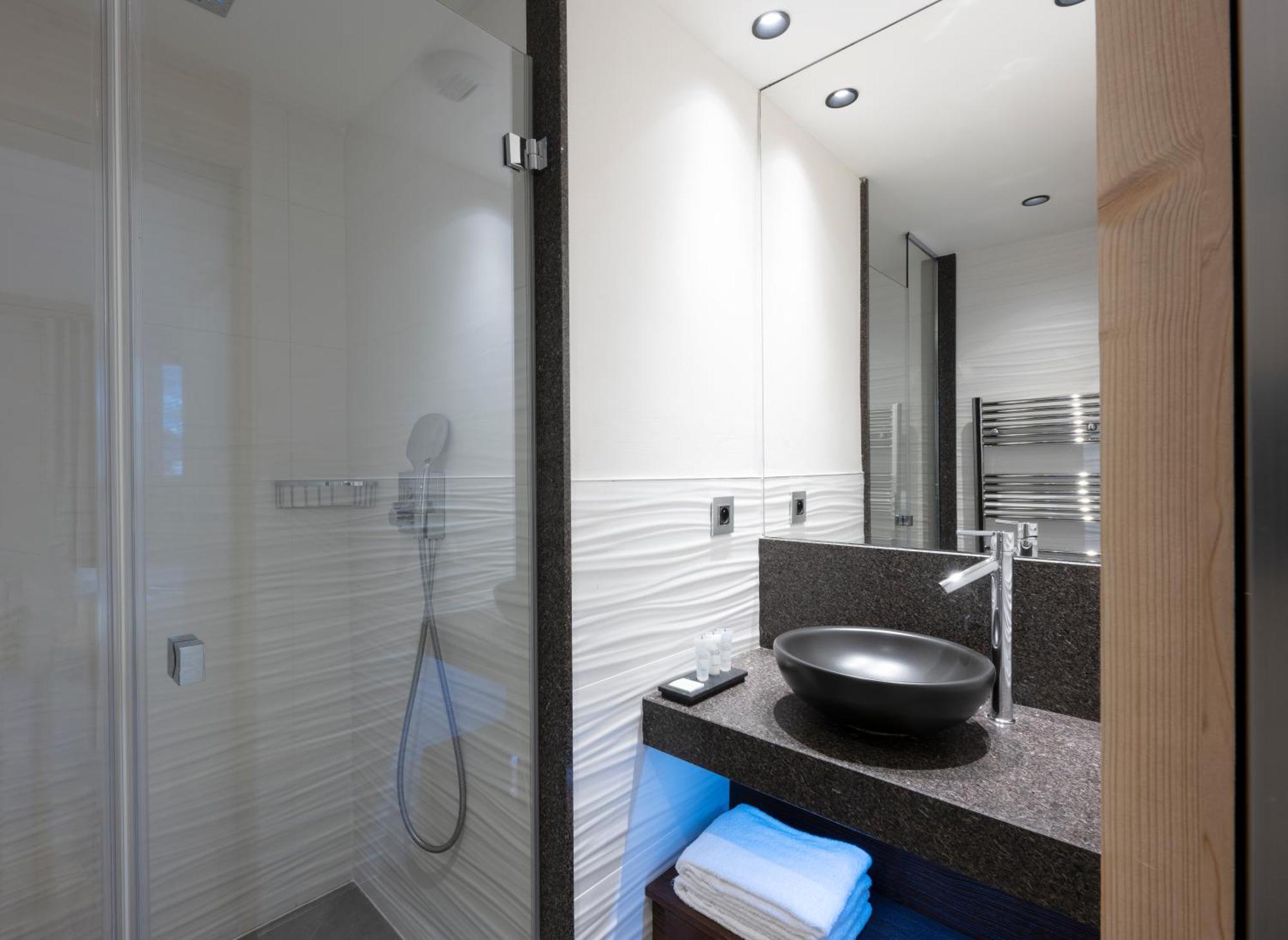 Two-Bedroom Apartment Comfort Plus Spa Access,1706955488:JPEG