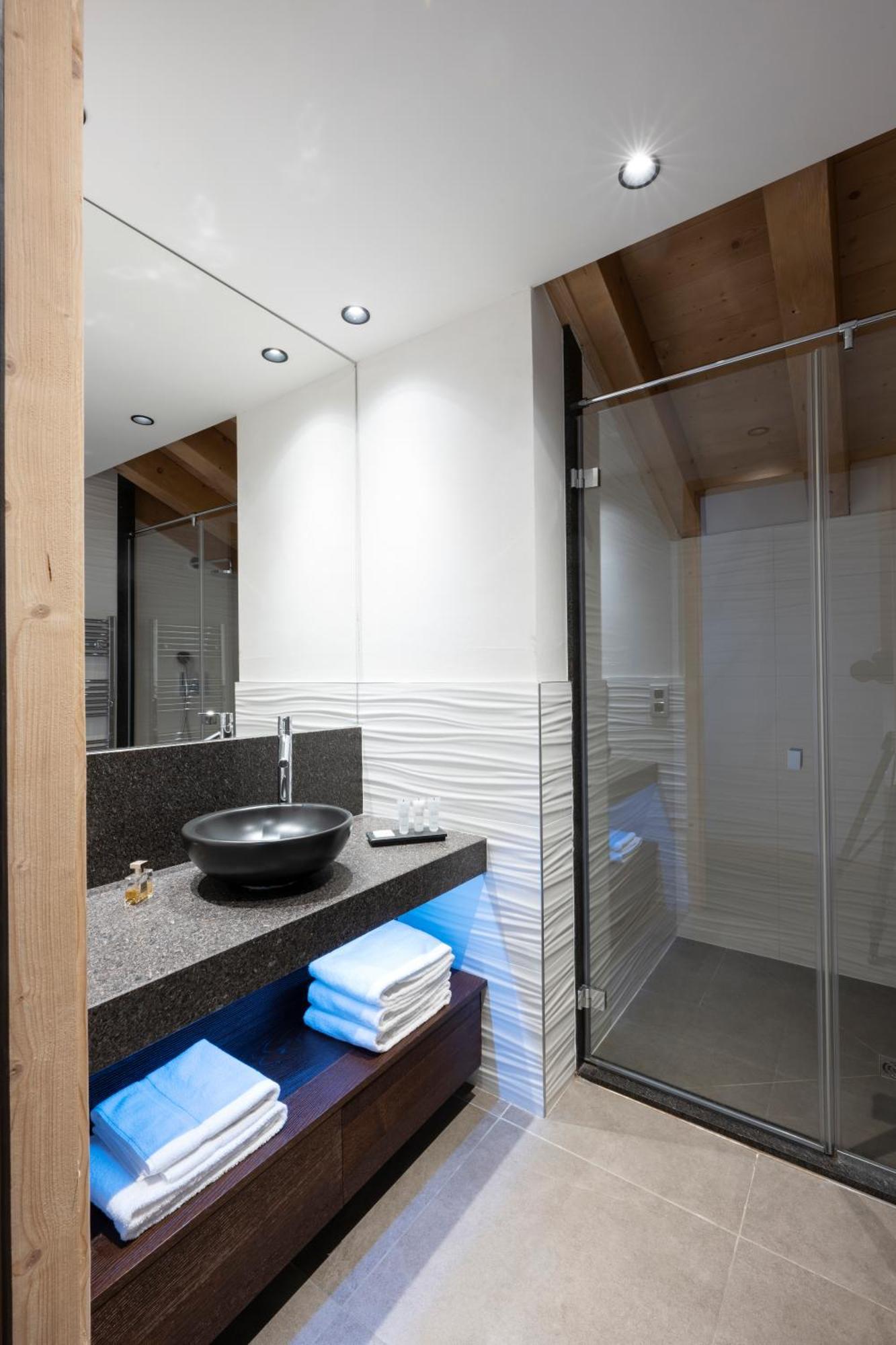 Three-Bedroom Apartment Duplex Spa Access,1706955493:JPEG