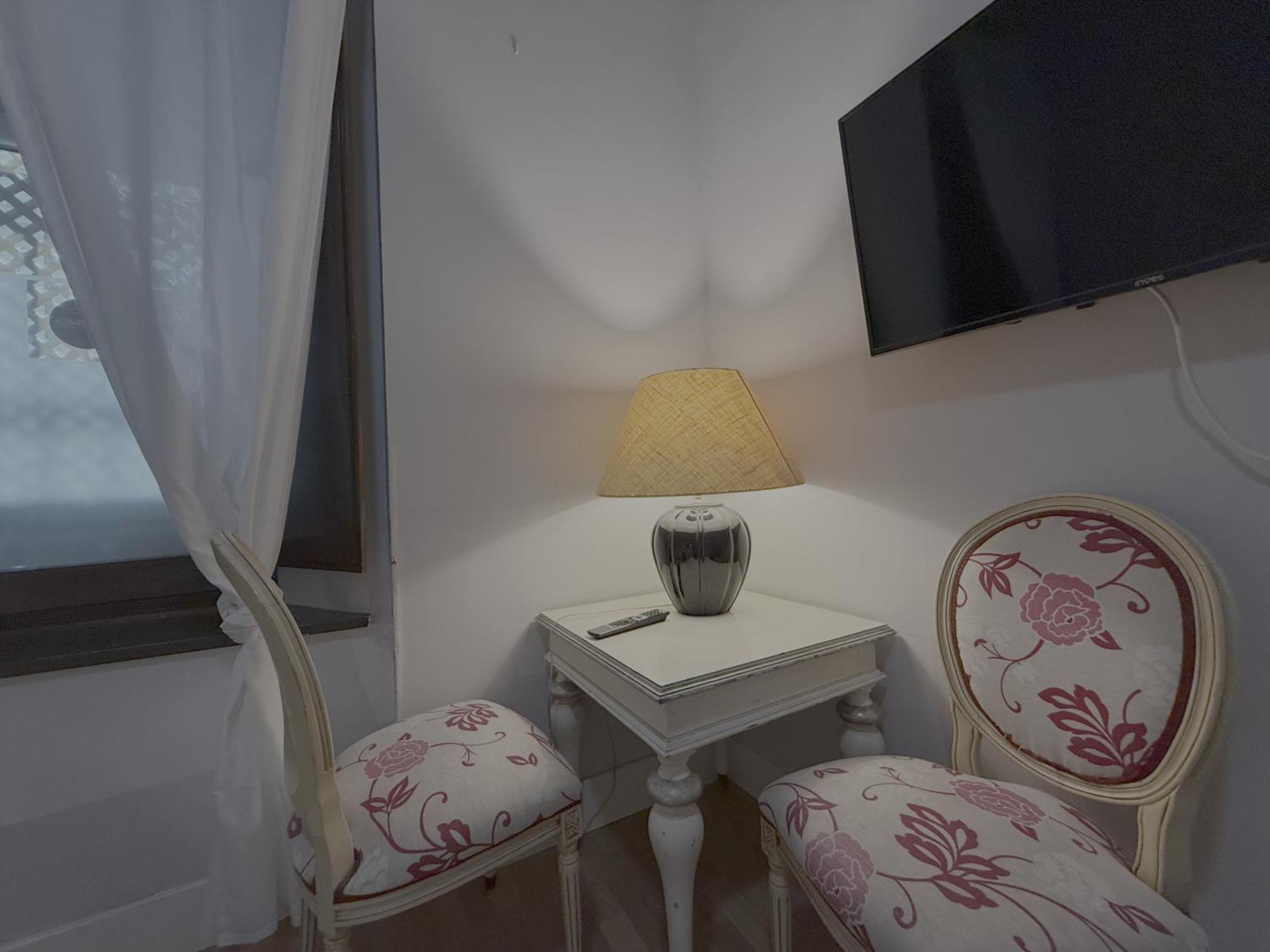 Double Room Private Bathroom