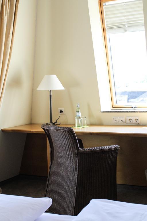 Standard Queen Room