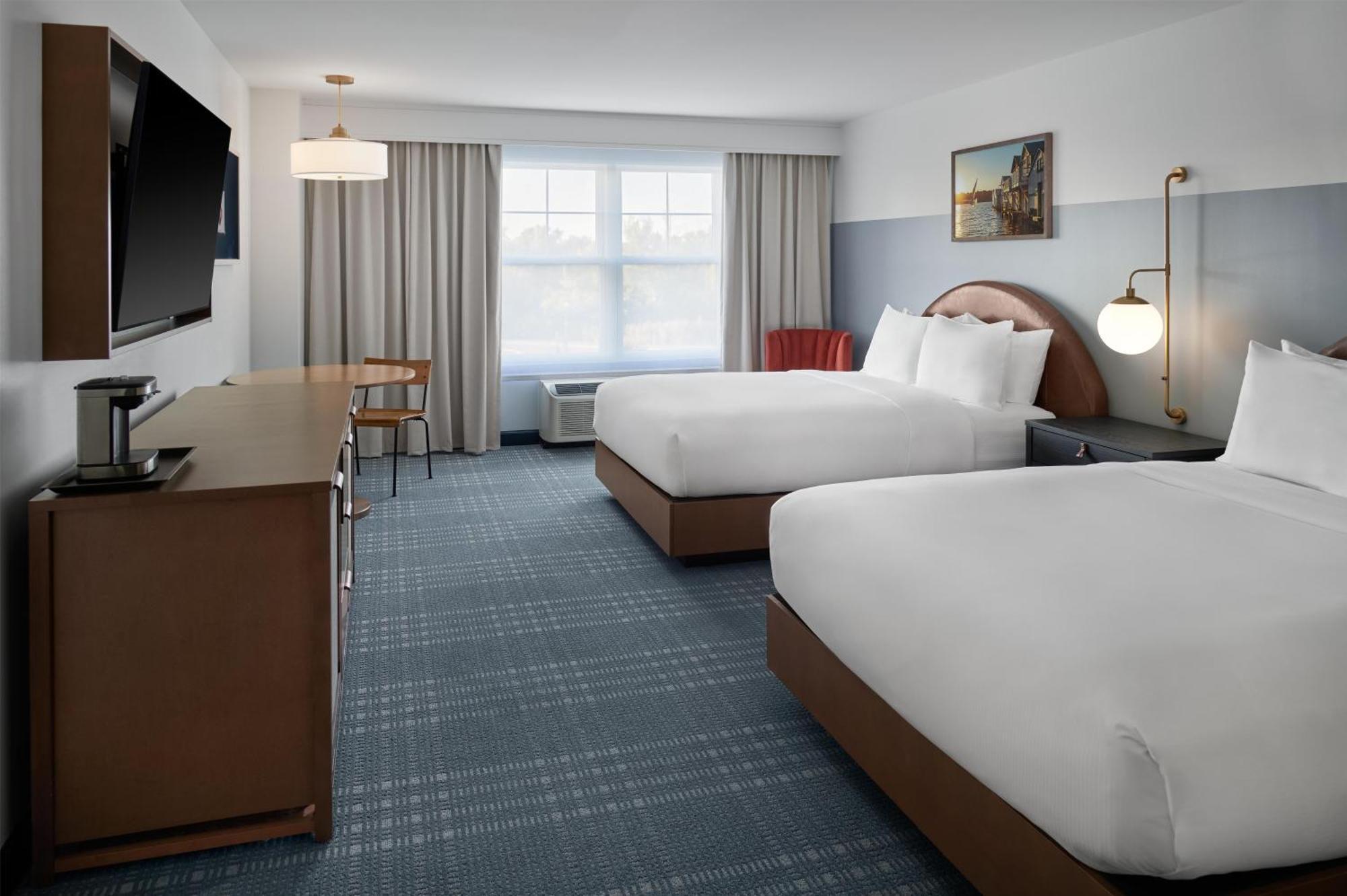 Queen Room Two Queen Beds Hearing Access