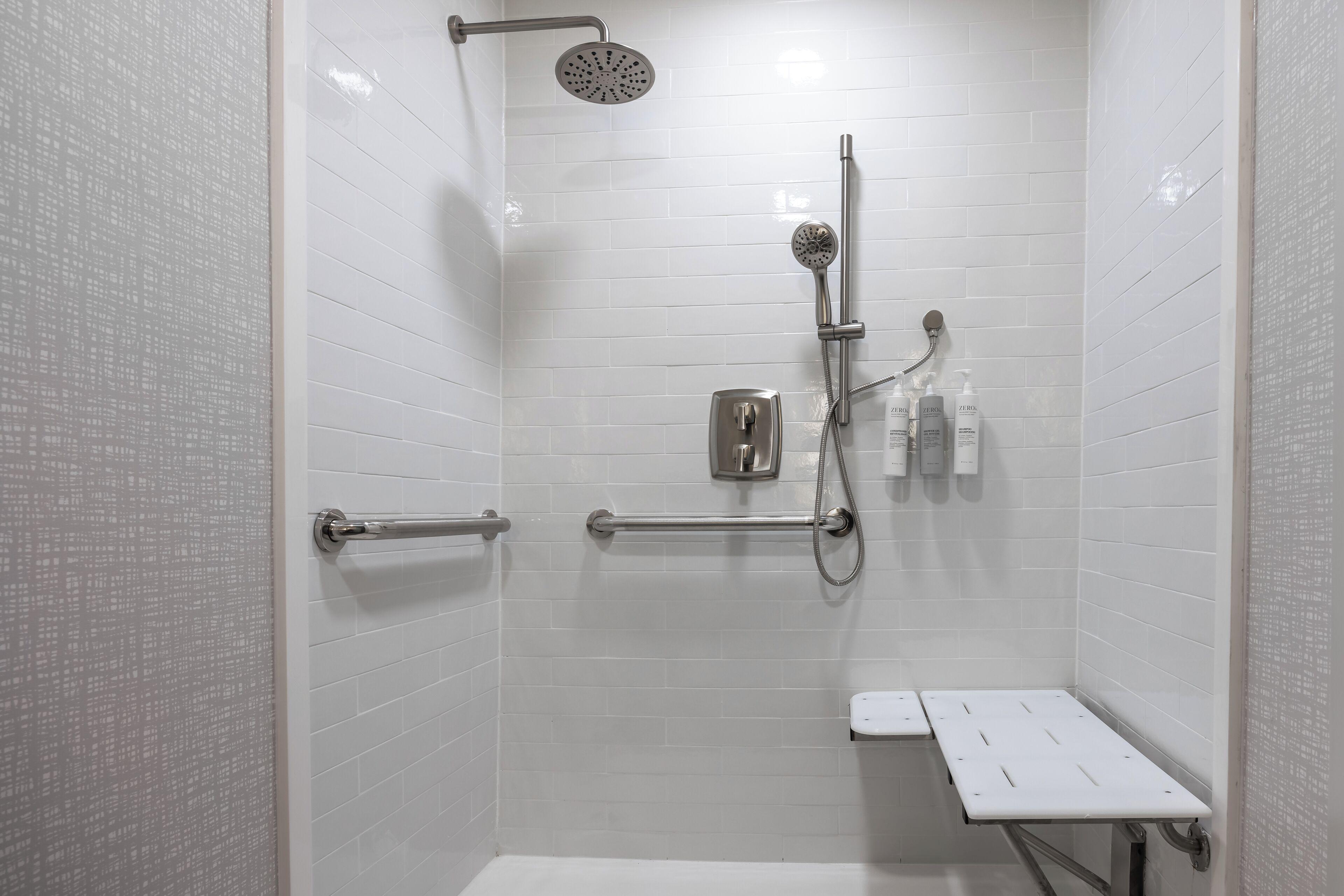 King Room Accessible Tub Mobility Hearing Access or Non-Smoking