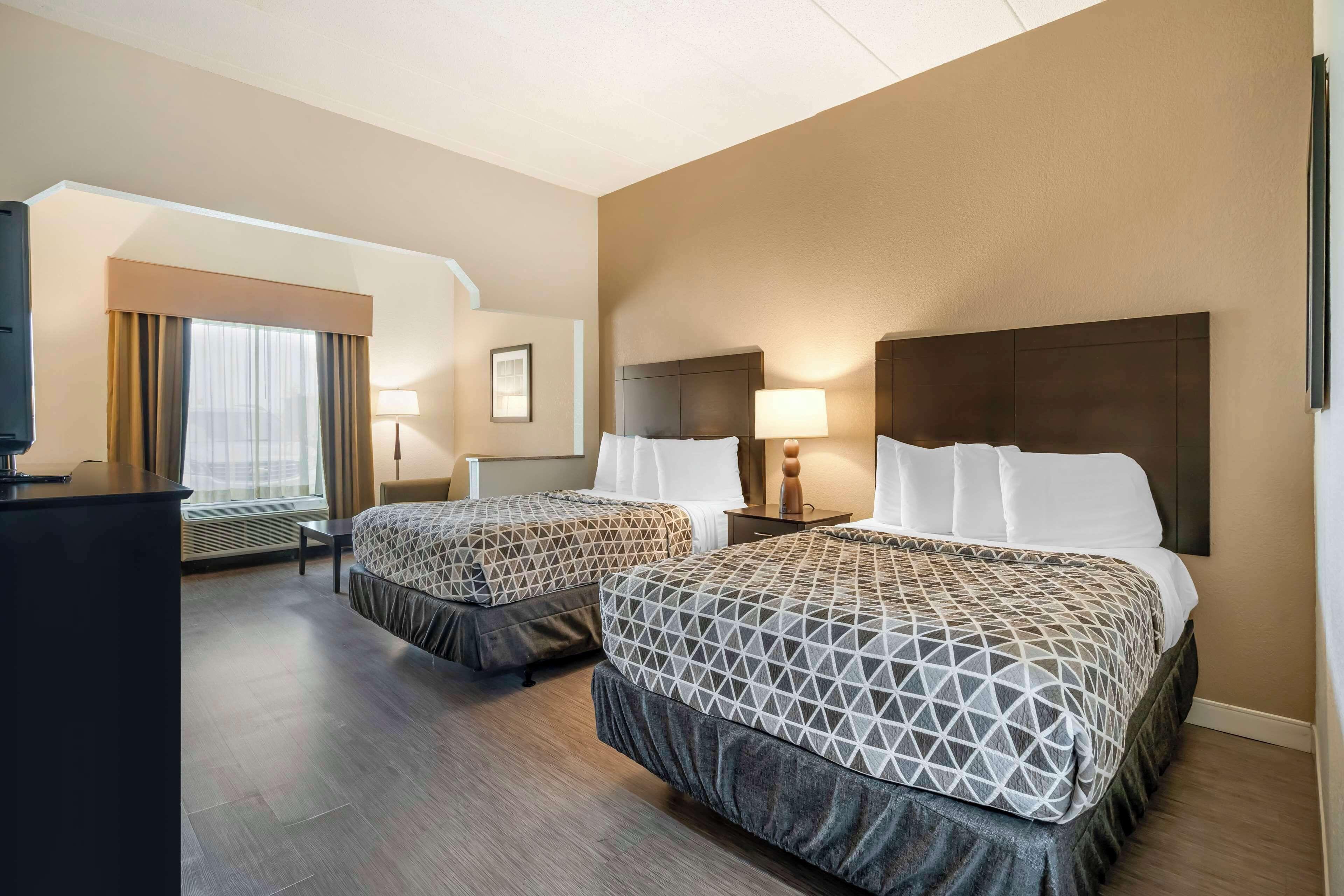 Suite Two Double Beds Non-Smoking