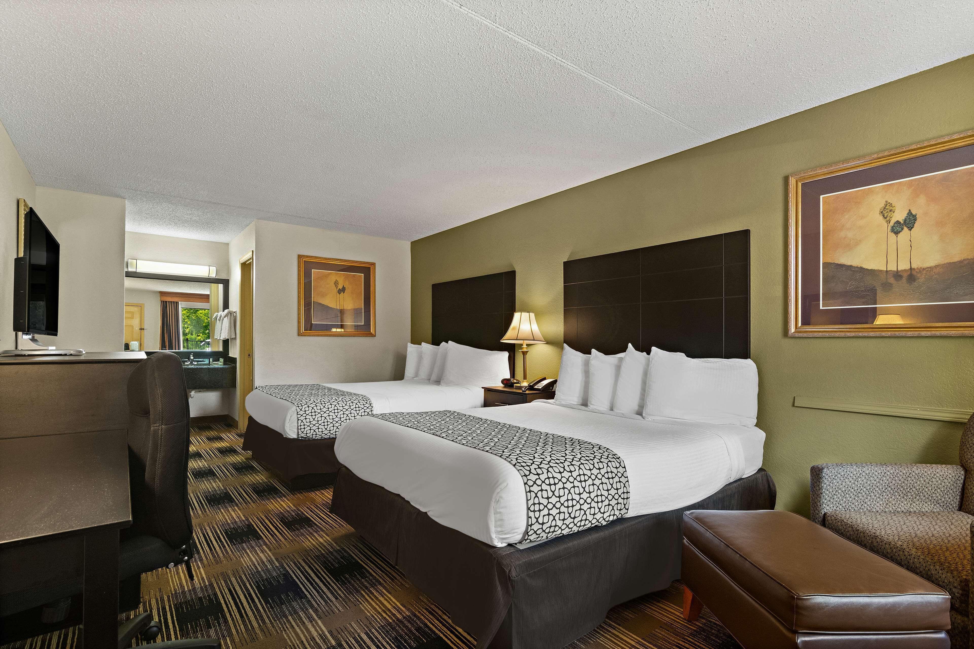 Queen Room Two Queen Beds Non-Smoking