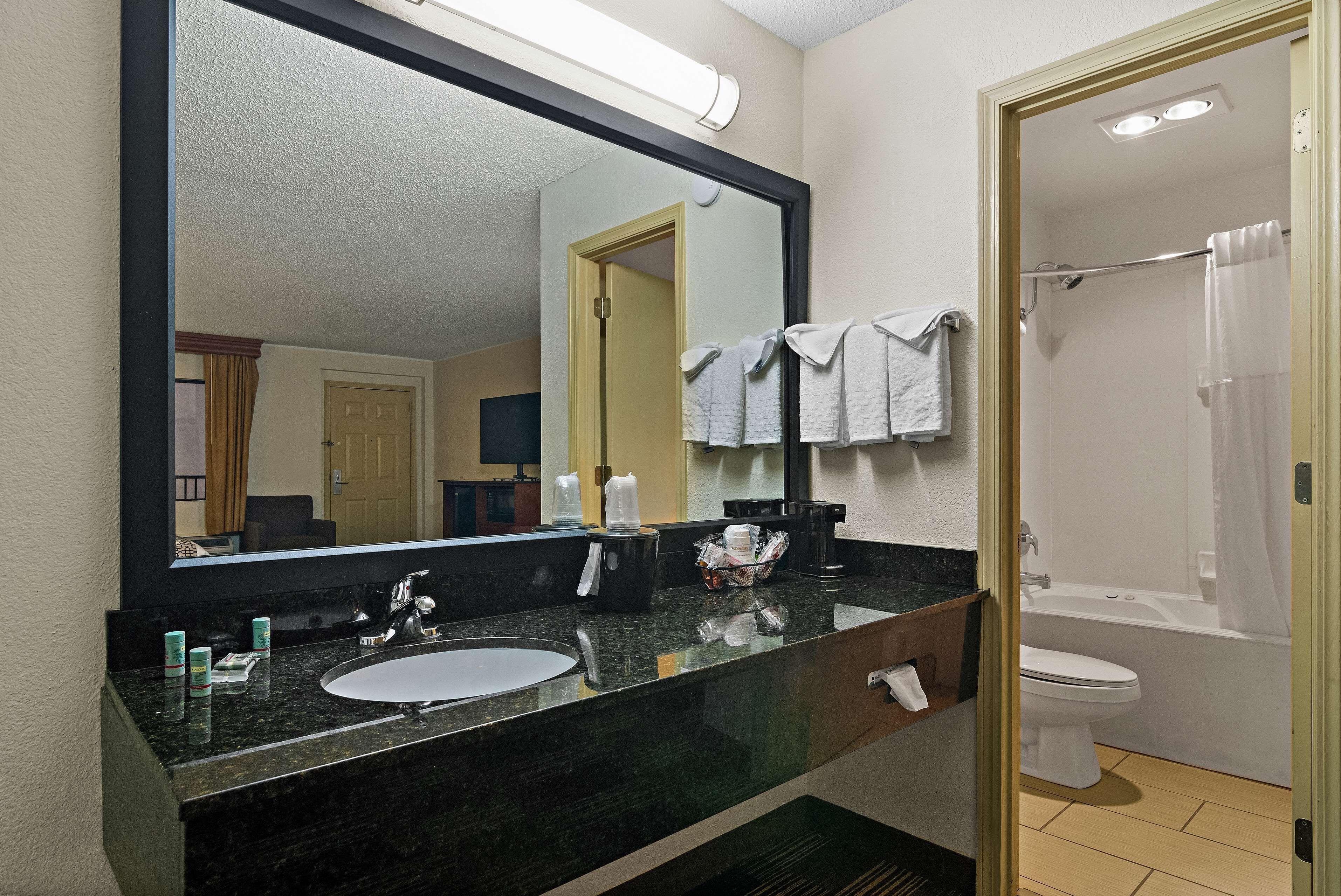 Queen Junior Suite Two Queen Beds Shower Non-Smoking