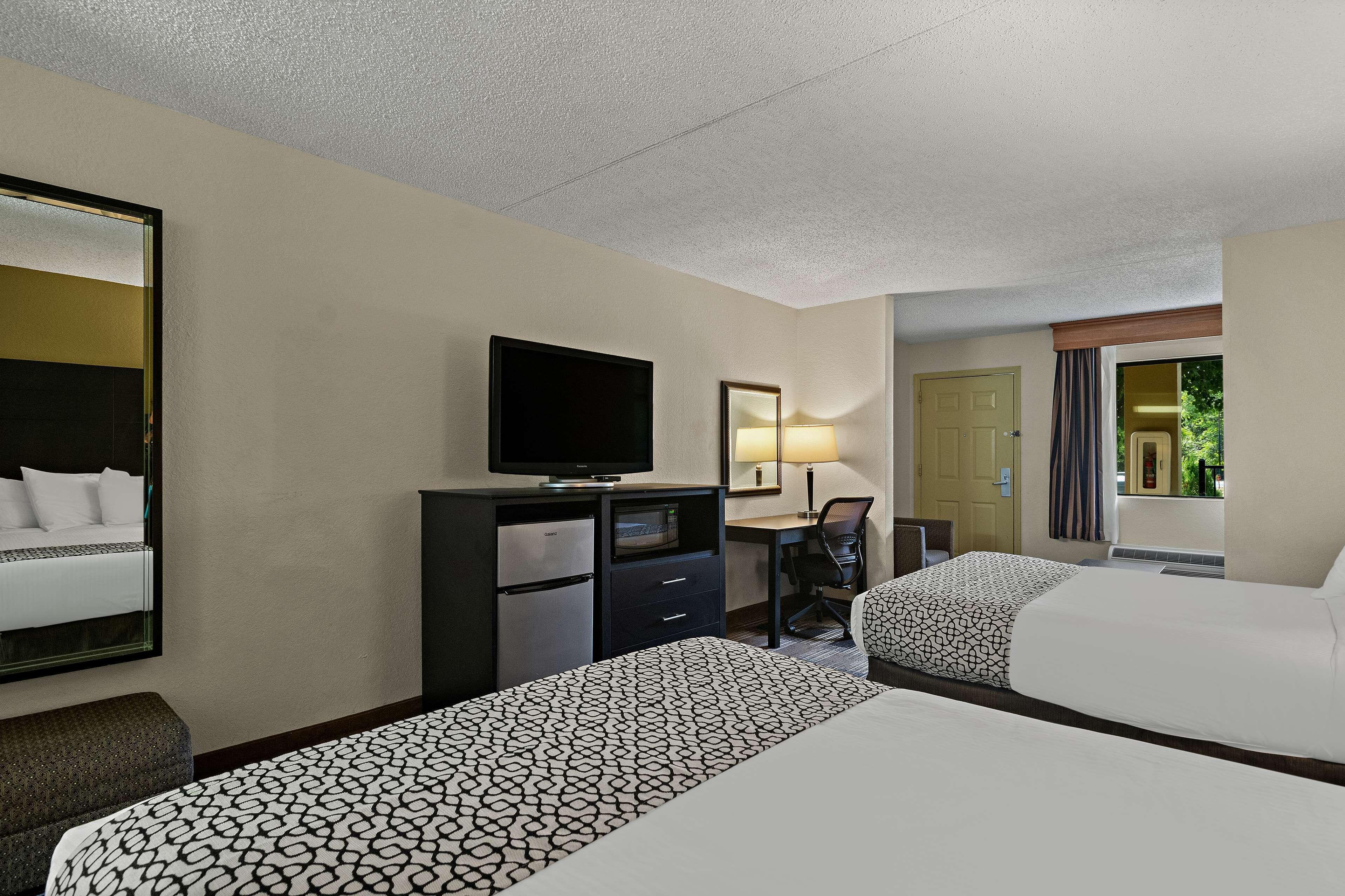 Queen Junior Suite Two Queen Beds Spa Bath Non-Smoking