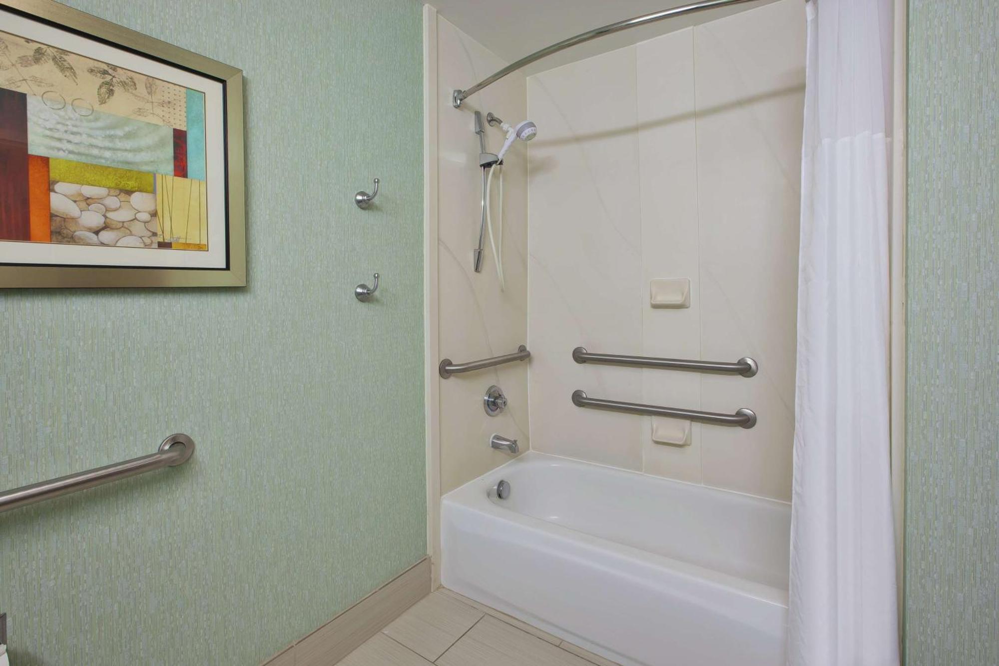 King Room Accessible Tub Mobility Hearing Access or Non-Smoking