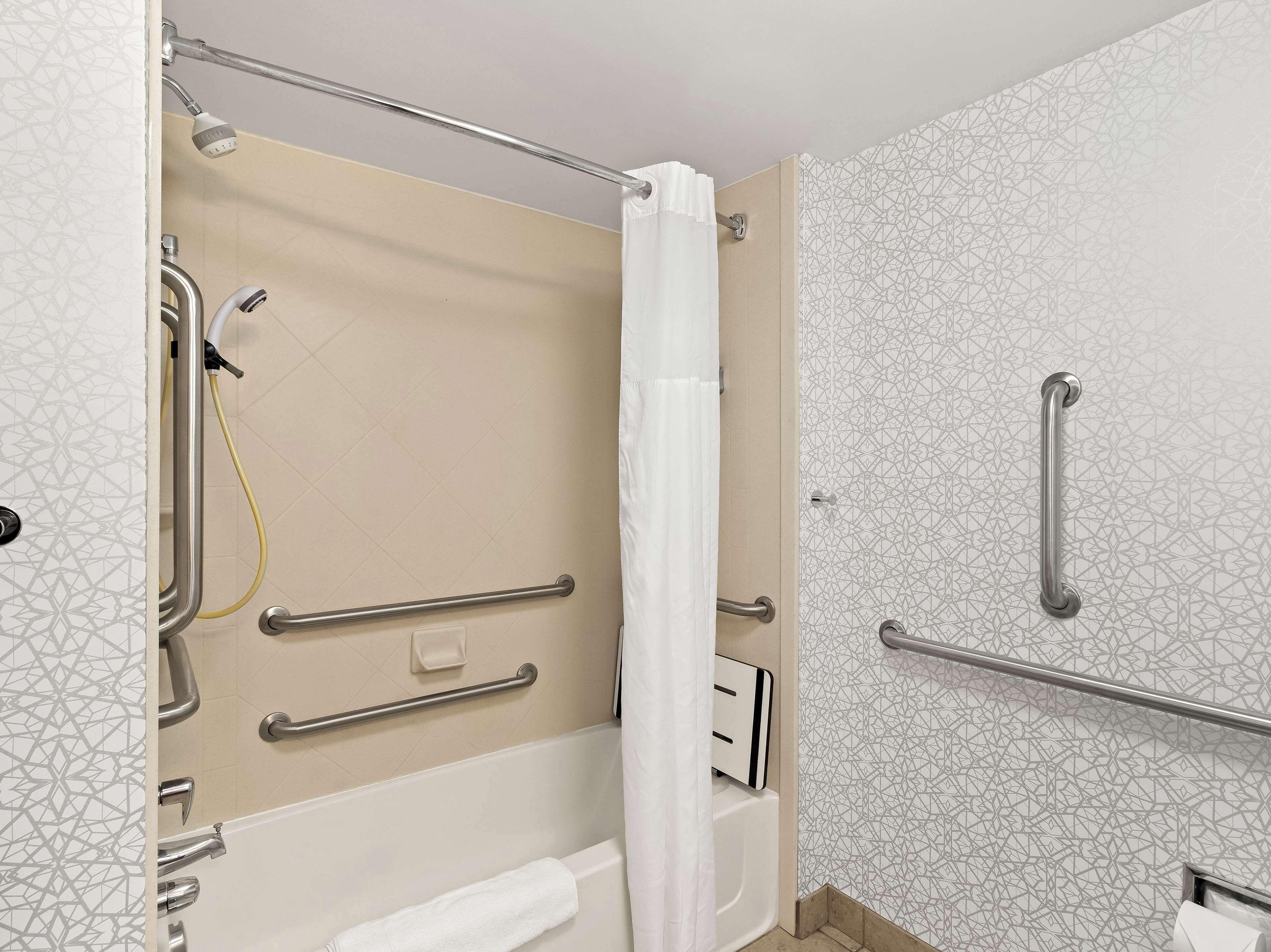 Queen Room Two Queen Beds Mobility Access or Non-Smoking