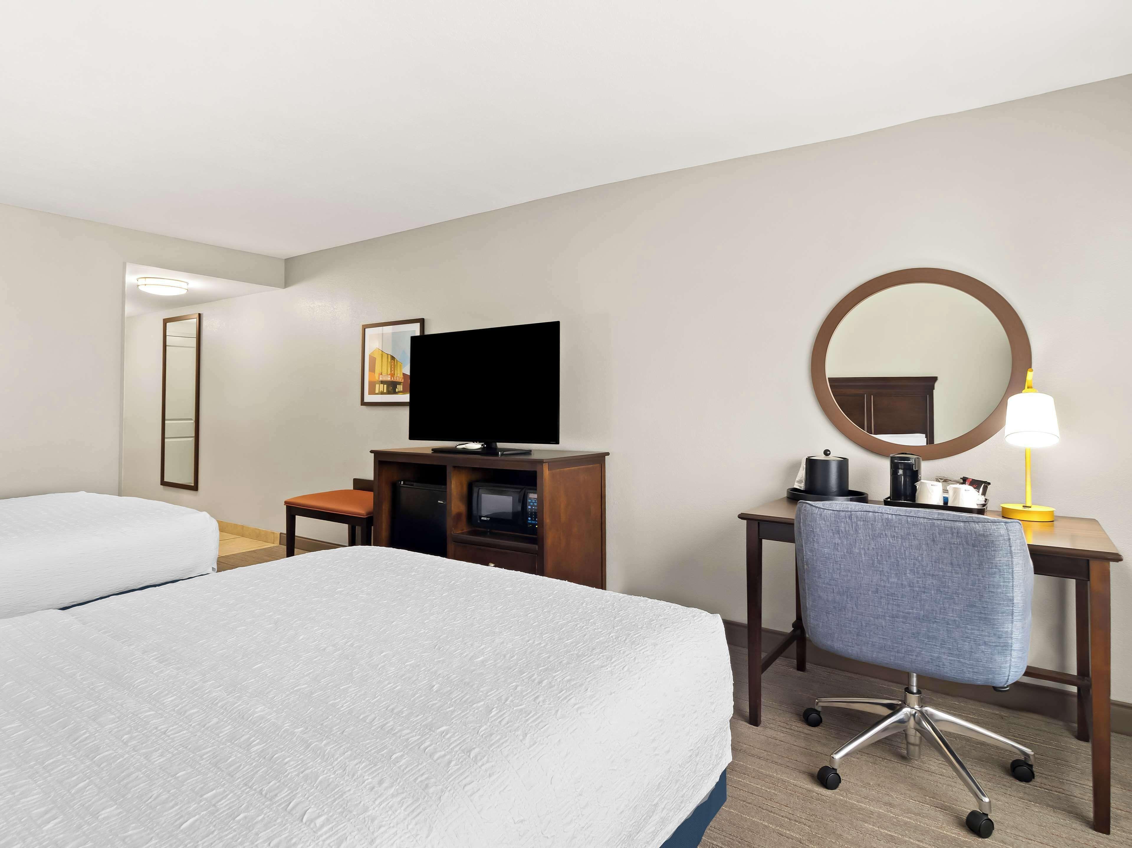 Queen Room Two Queen Beds Mobility Access or Non-Smoking