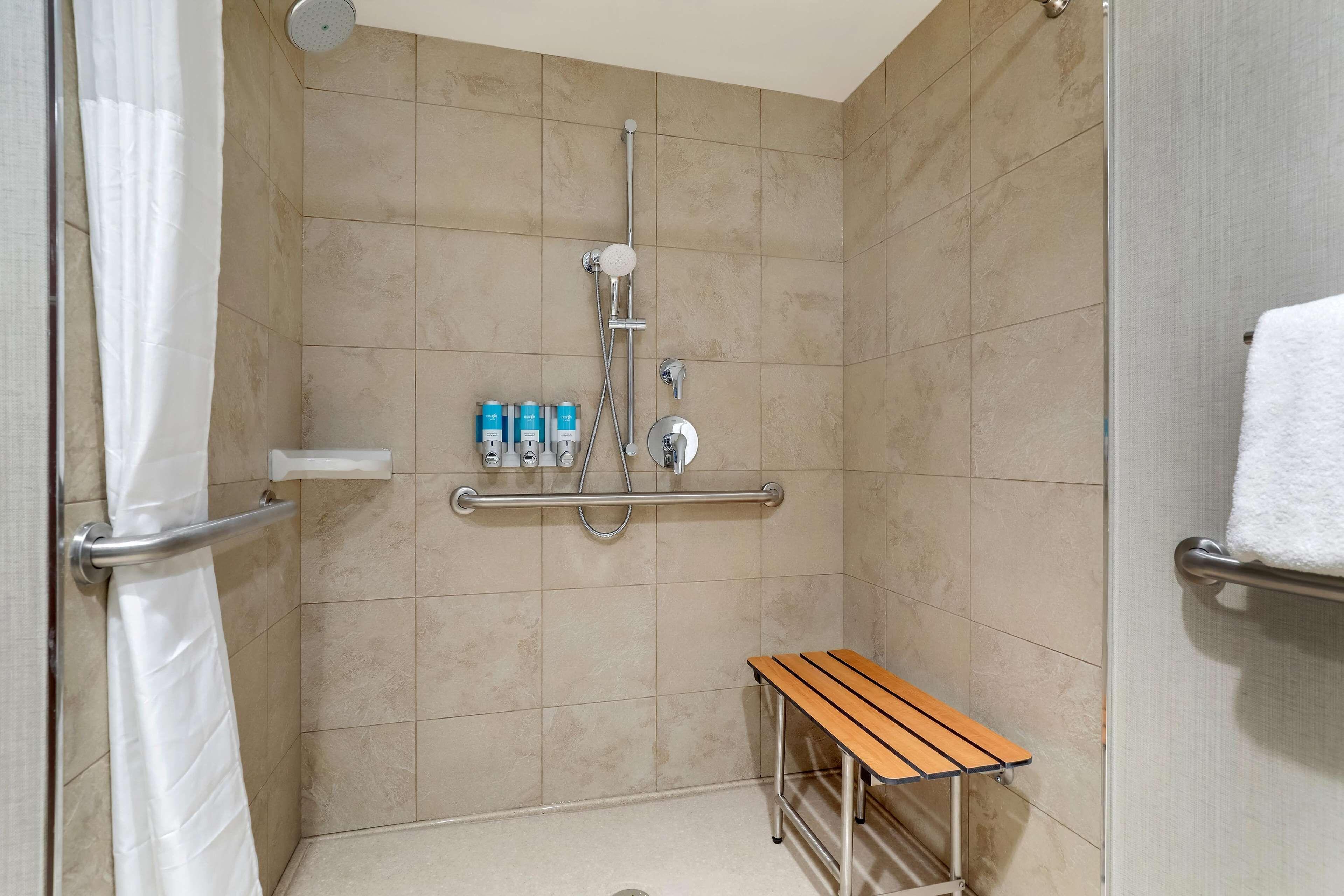 Deluxe King Room Accessible Roll Shower