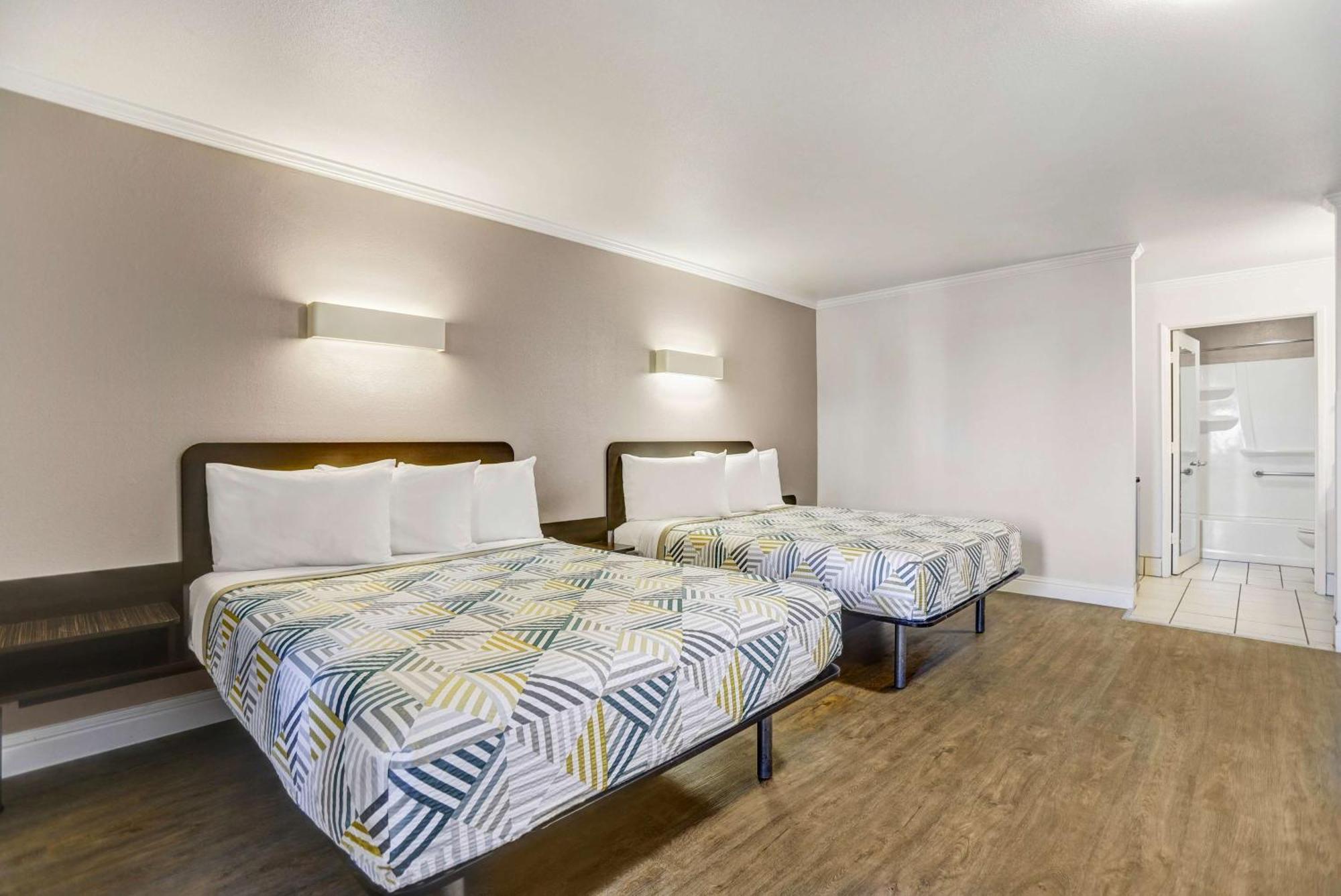 Queen Room Two Queen Beds Disability Access Non-Smoking