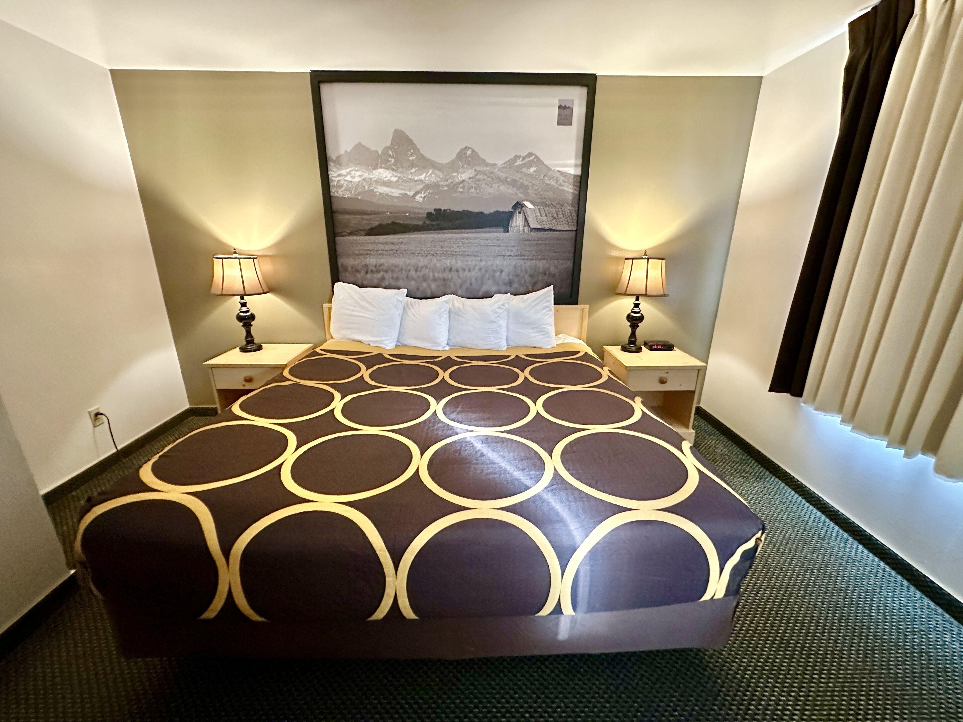 Deluxe King Suite
