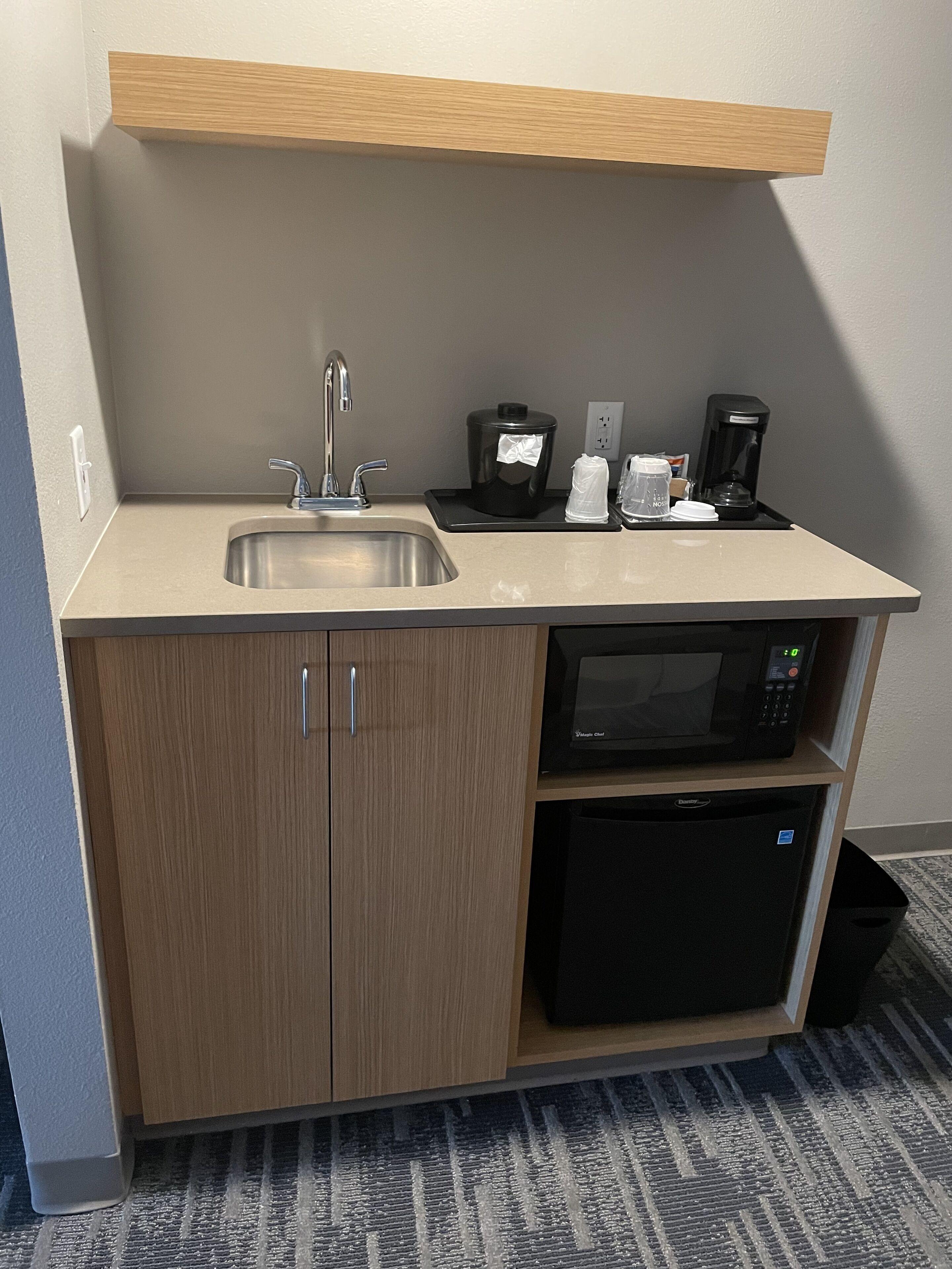Premium One-Bedroom King Suite Pet Friendly or Non-Smoking