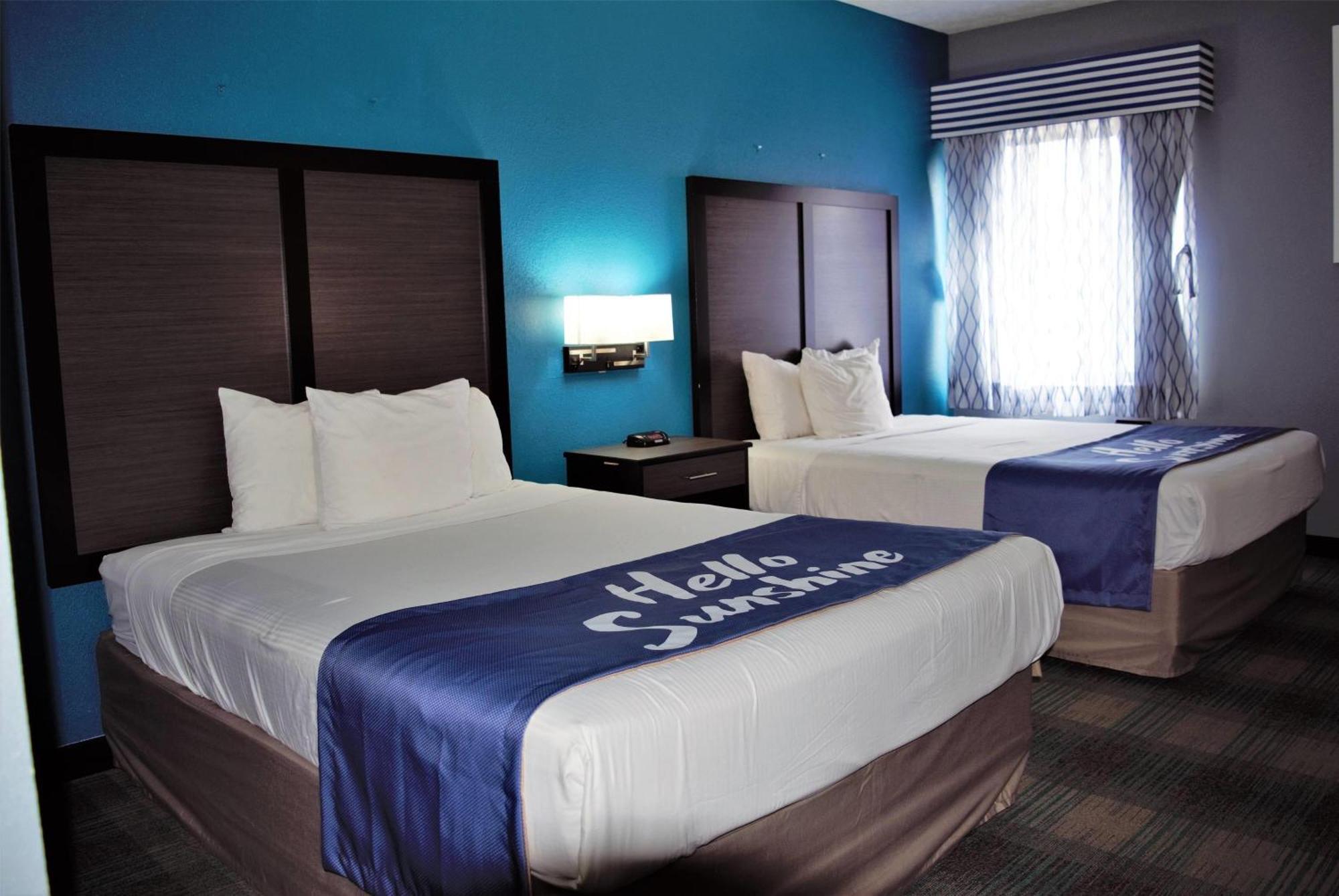 Queen Room Two Queen Beds Smoking