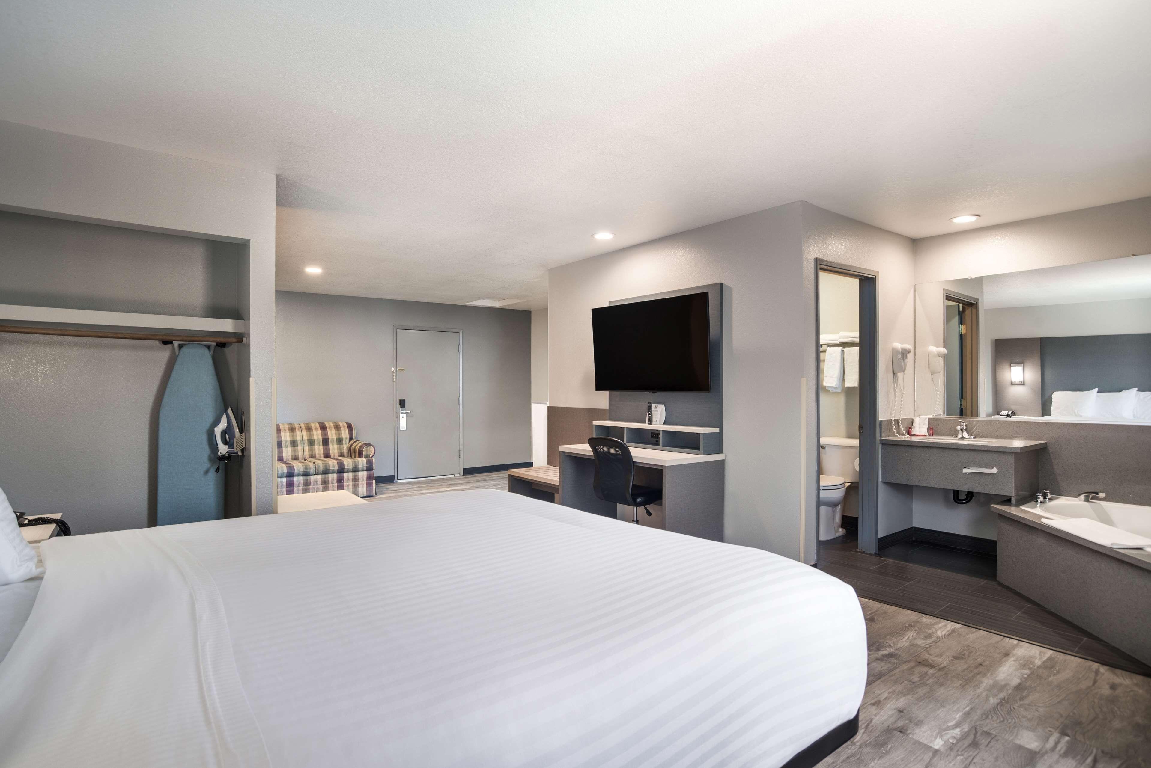 King Suite Spa Bath Non-Smoking