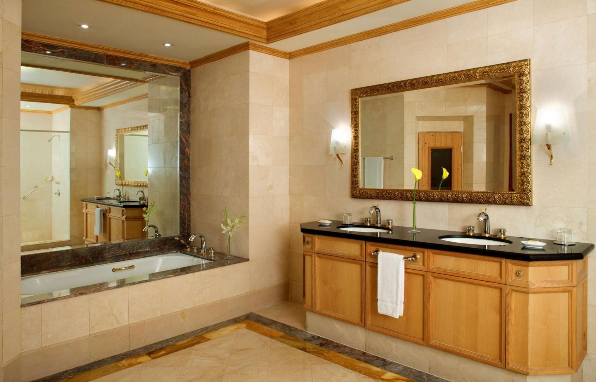 King Room Club Access