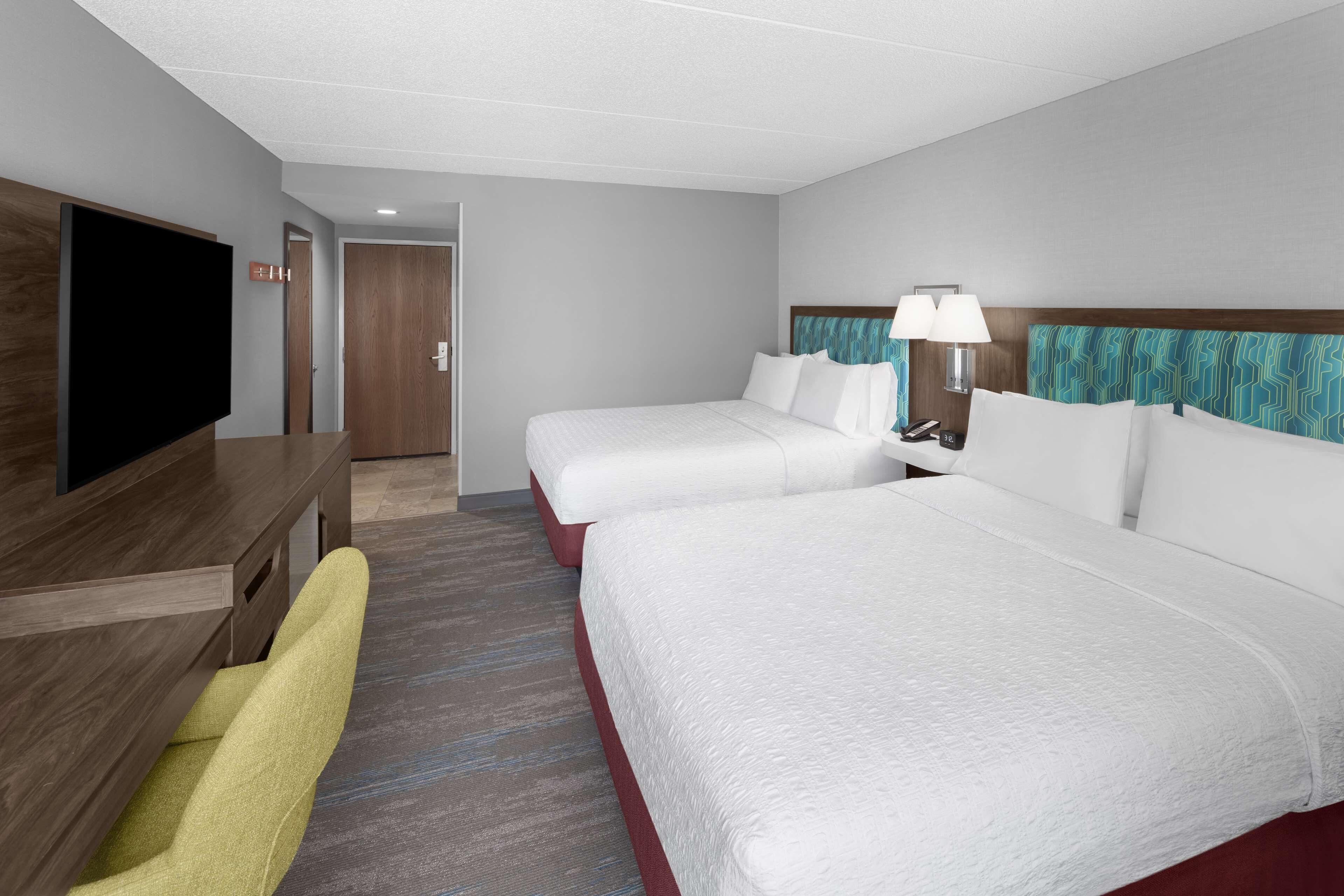 Queen Room Two Queen Beds Non-Smoking
