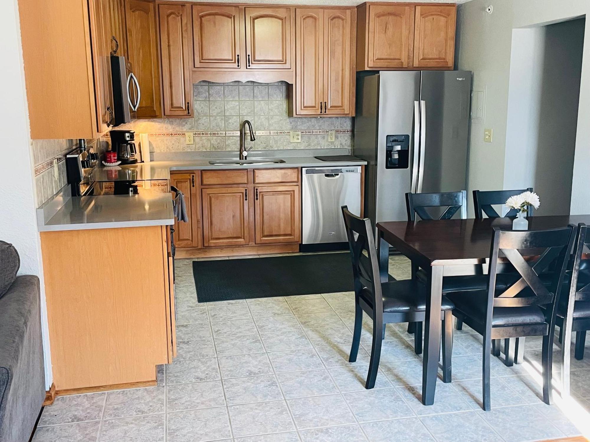 One-Bedroom Executive Apartment One Queen Bed Two Sofa Beds Non-Smoking