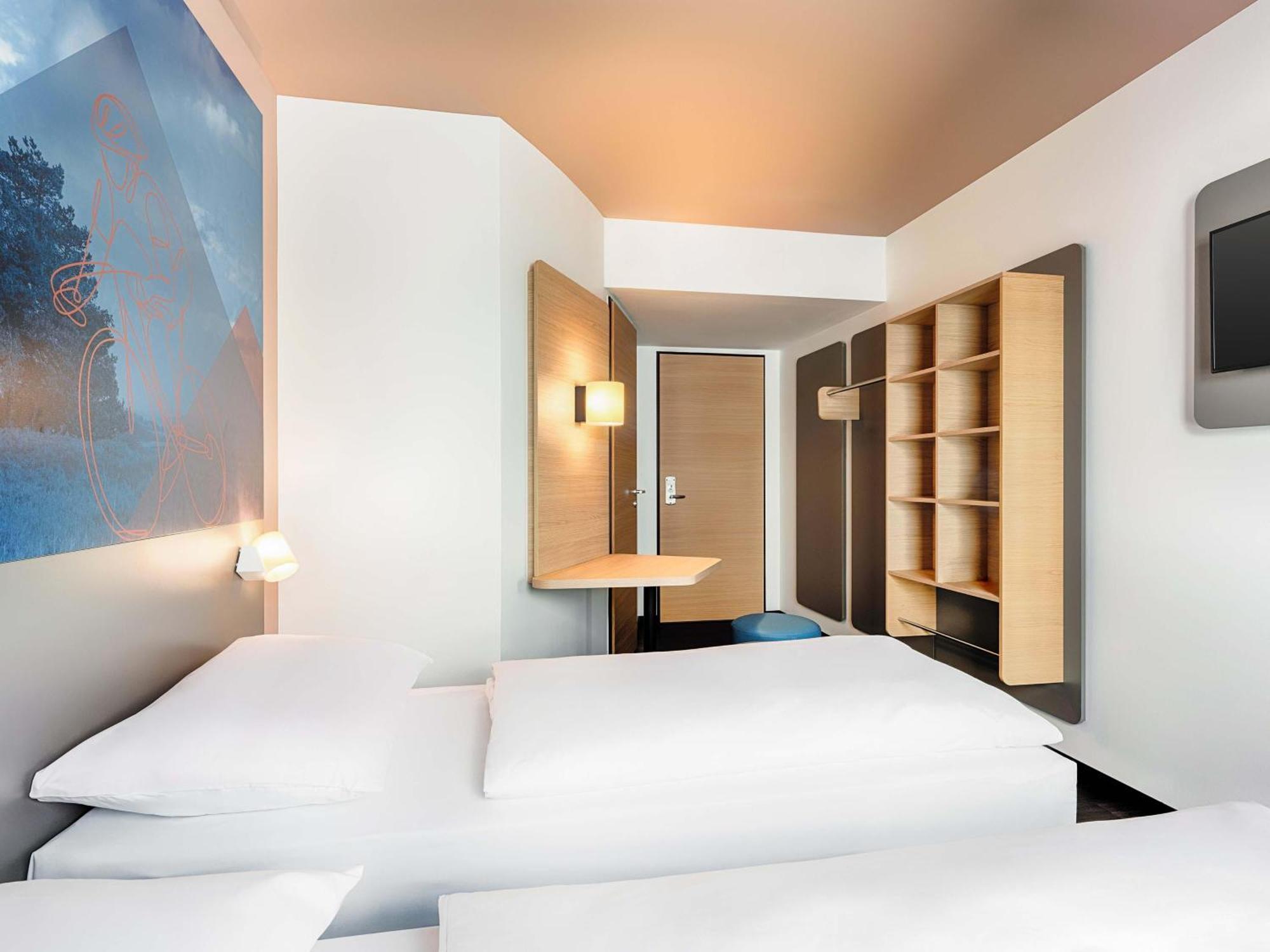Twin Room,1708358144:JPEG