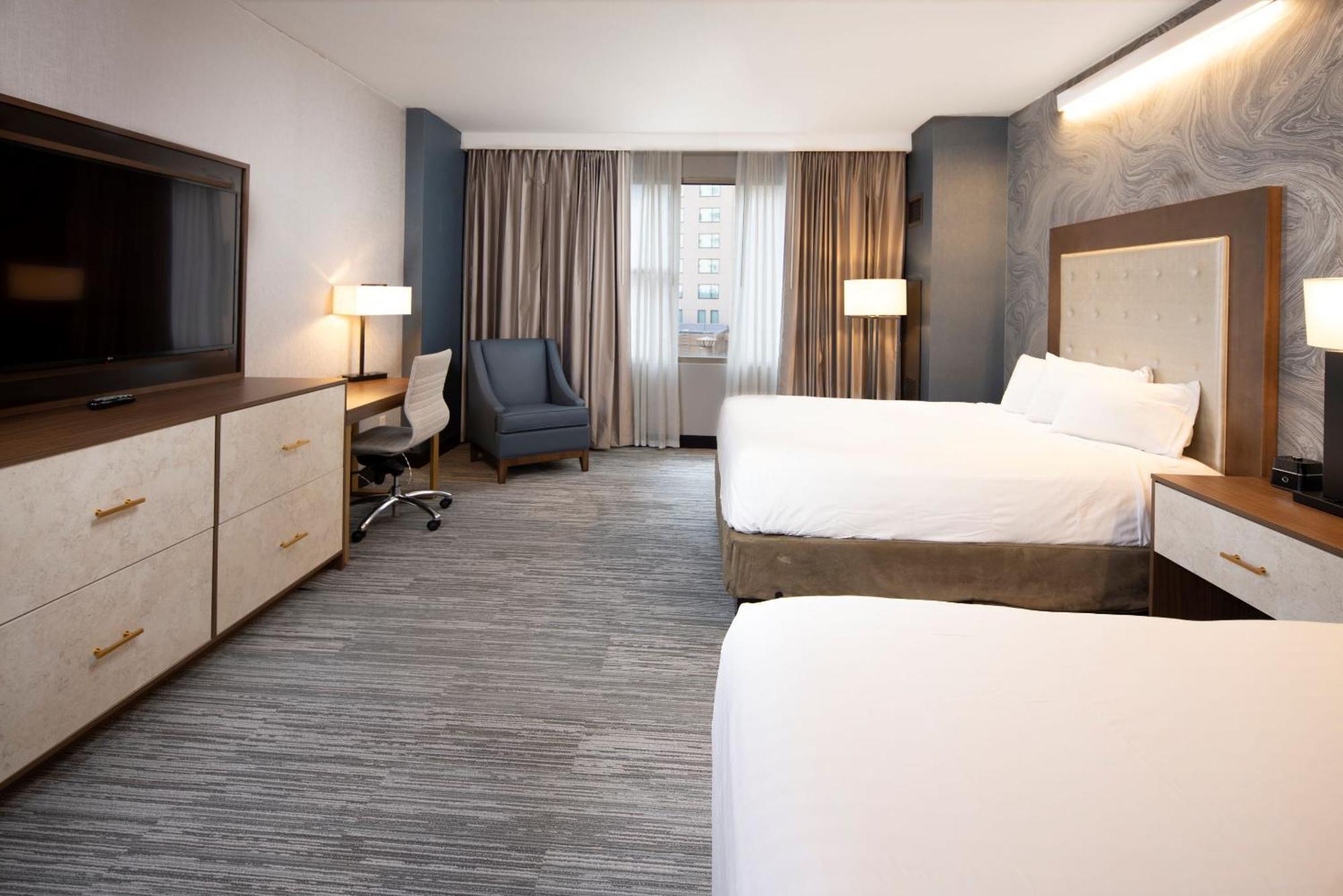 Mountain Deluxe Room 2 Queens Non Smoking