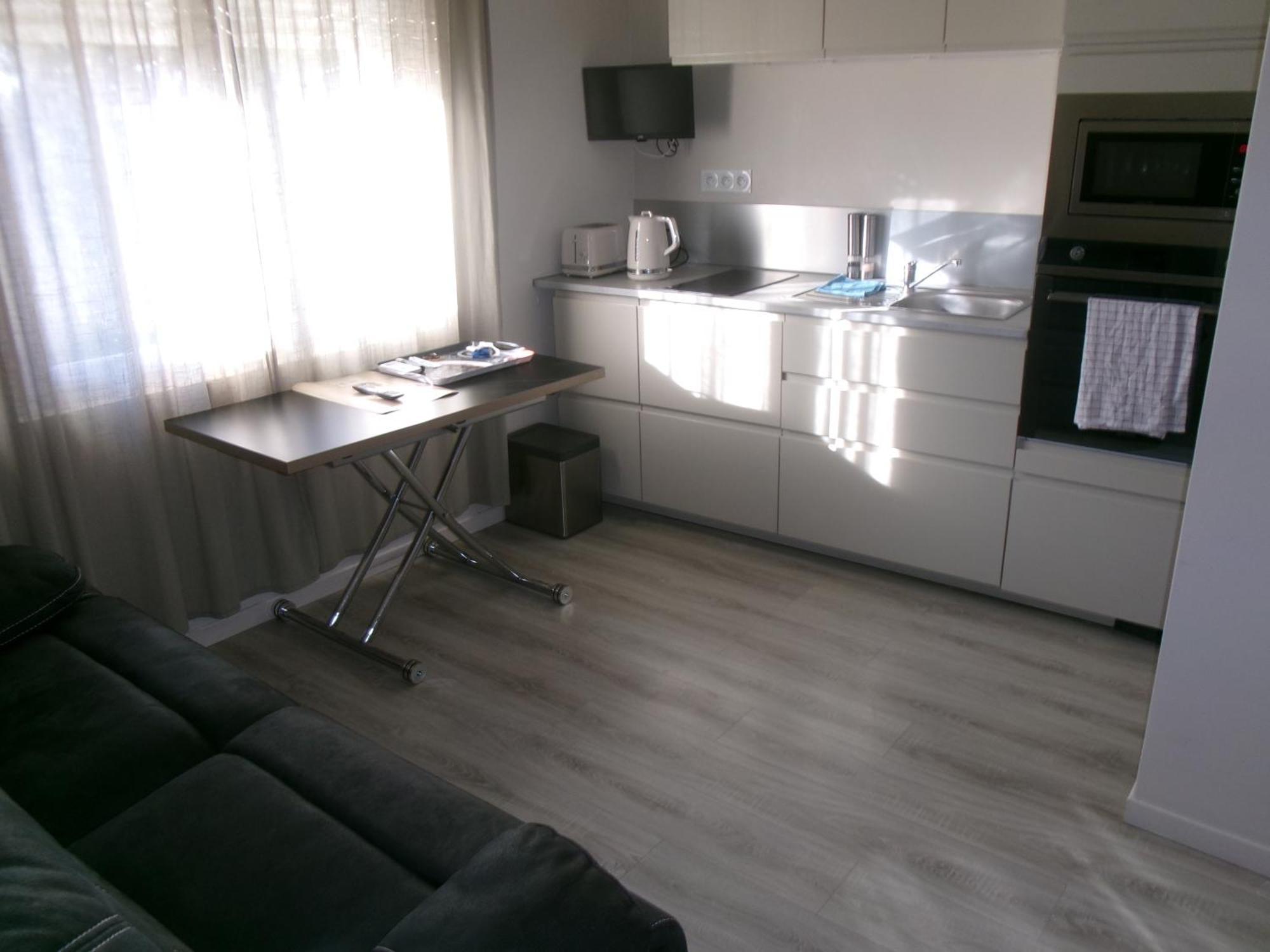 One-Bedroom Apartment,1708416301:JPEG