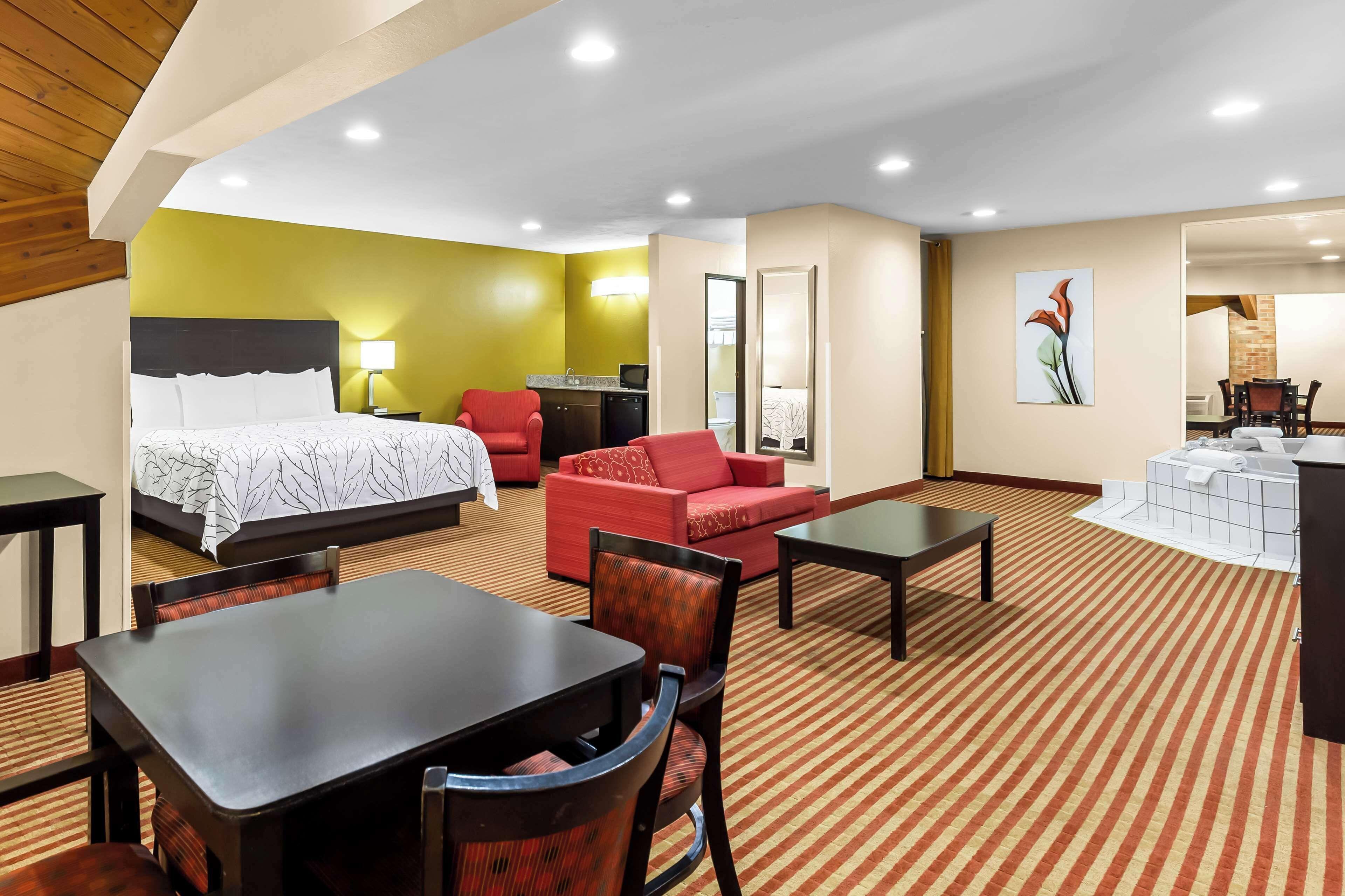 King Suite with Sofa Bed and Spa Bath - Non-Smoking