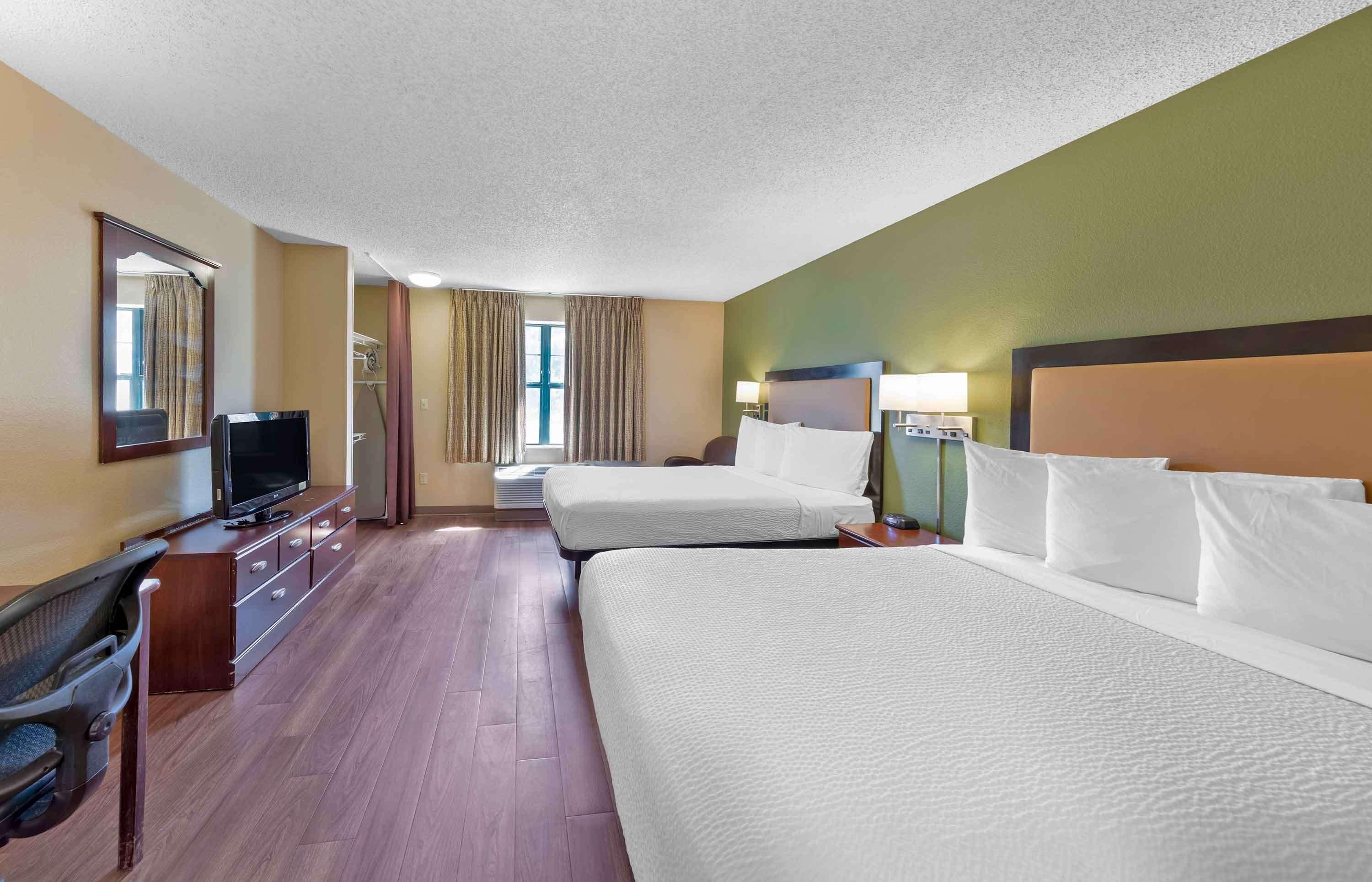 1 Queen Bed | Non-Smoking Kitchen