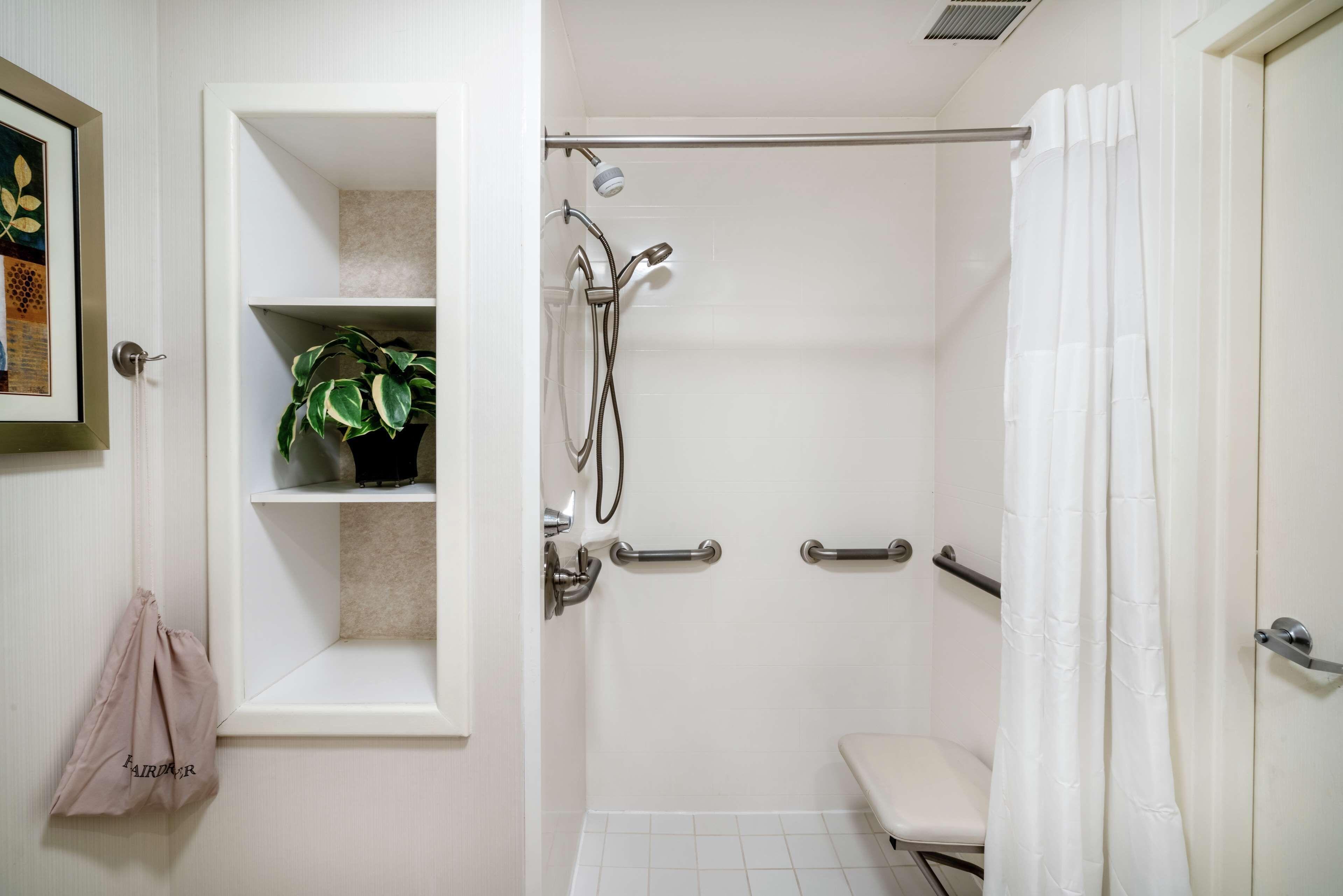 King Room Mobility Hearing Access or Non-Smoking