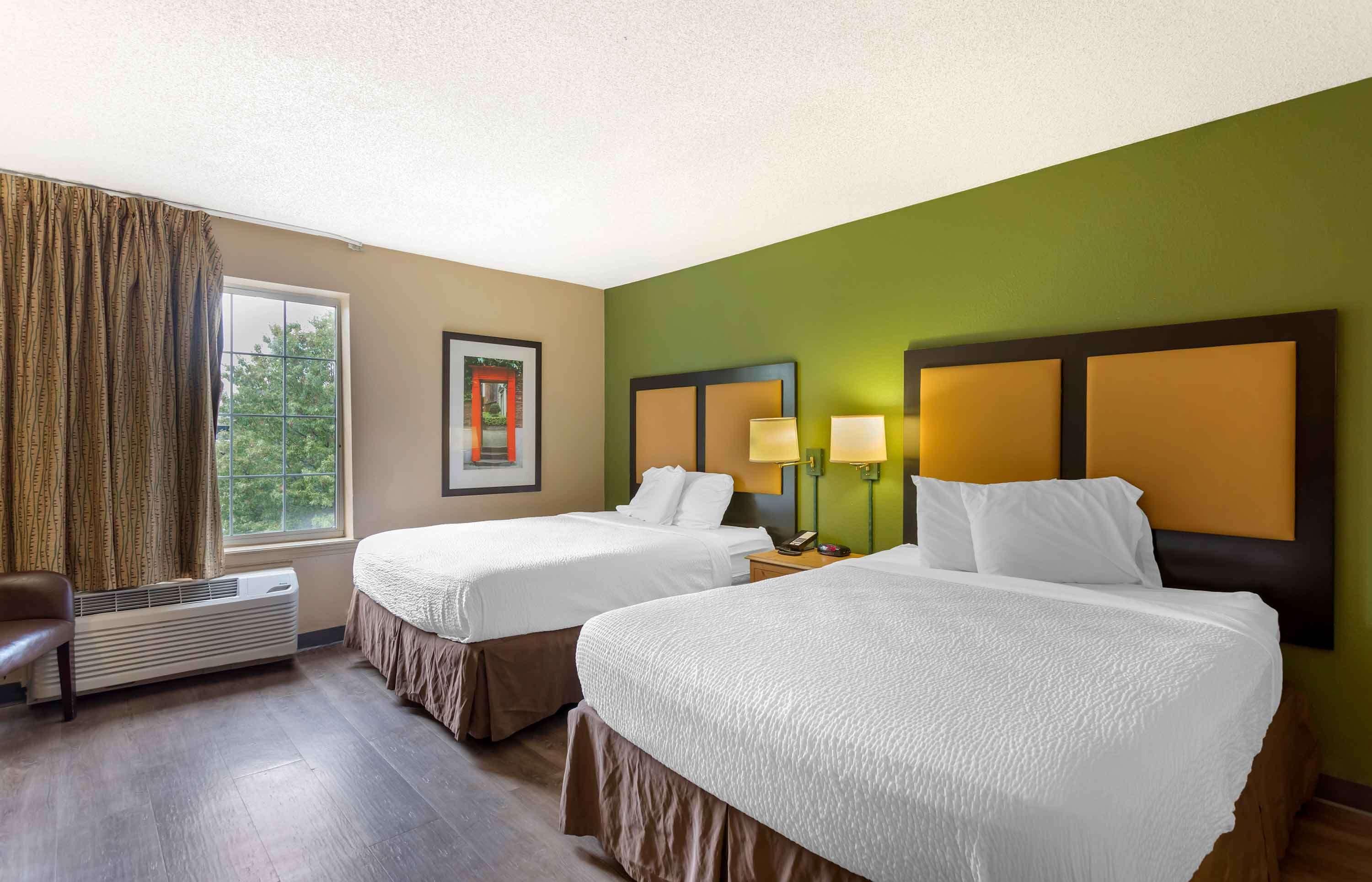 2 Queen Beds 