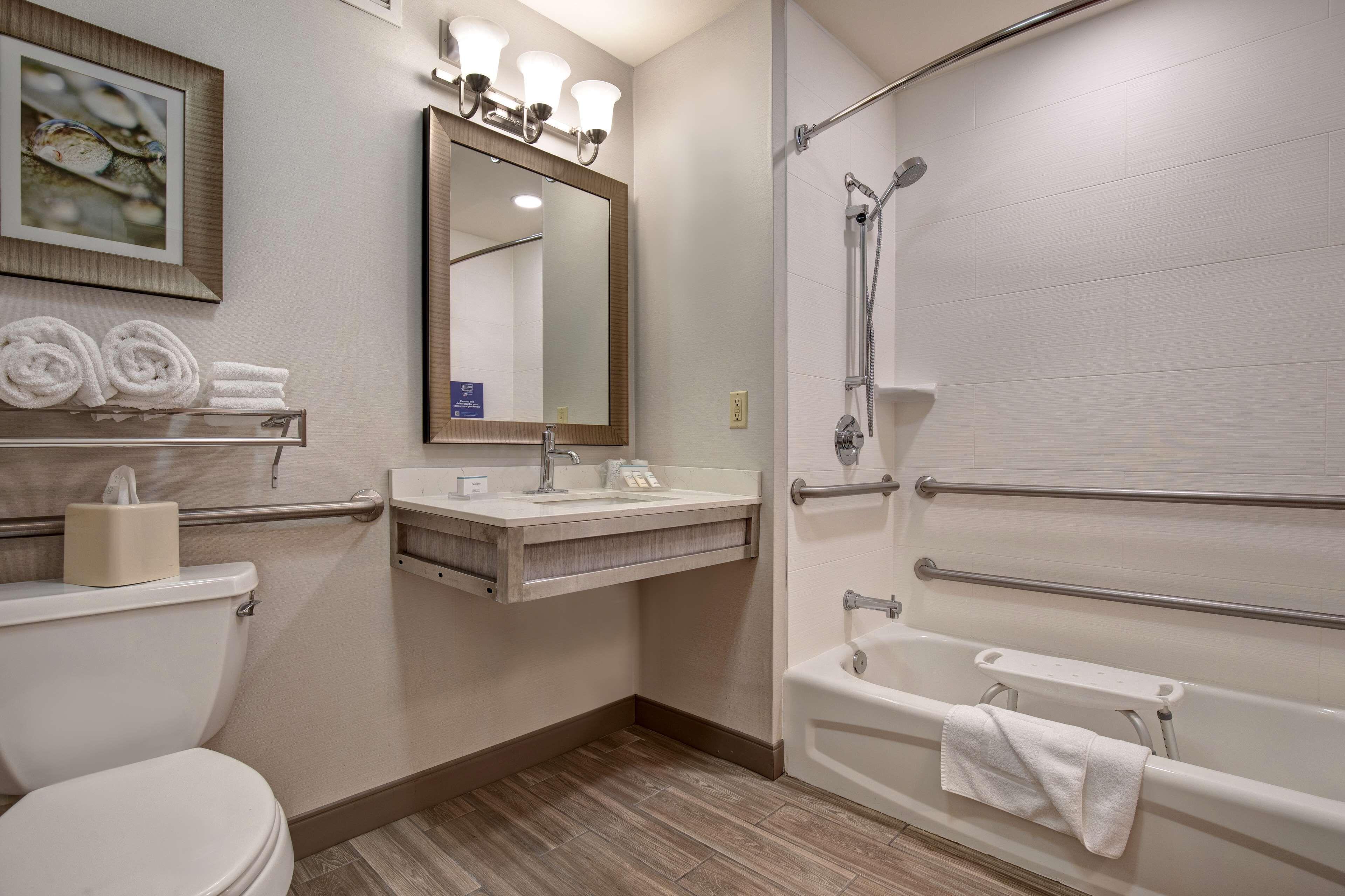 King Room Accessible Tub Mobility Access