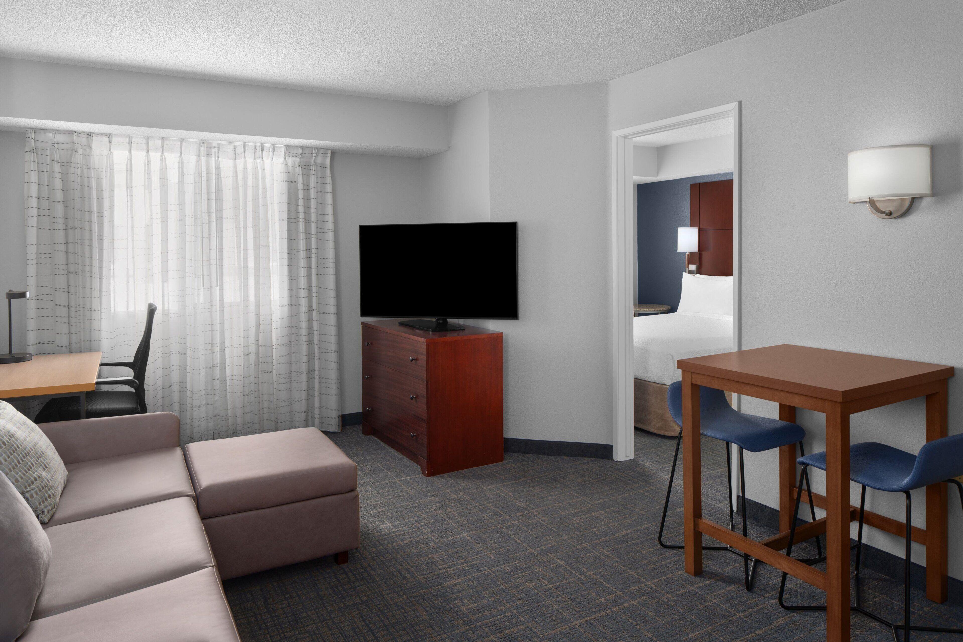 One-Bedroom Queen Suite Sofa Bed