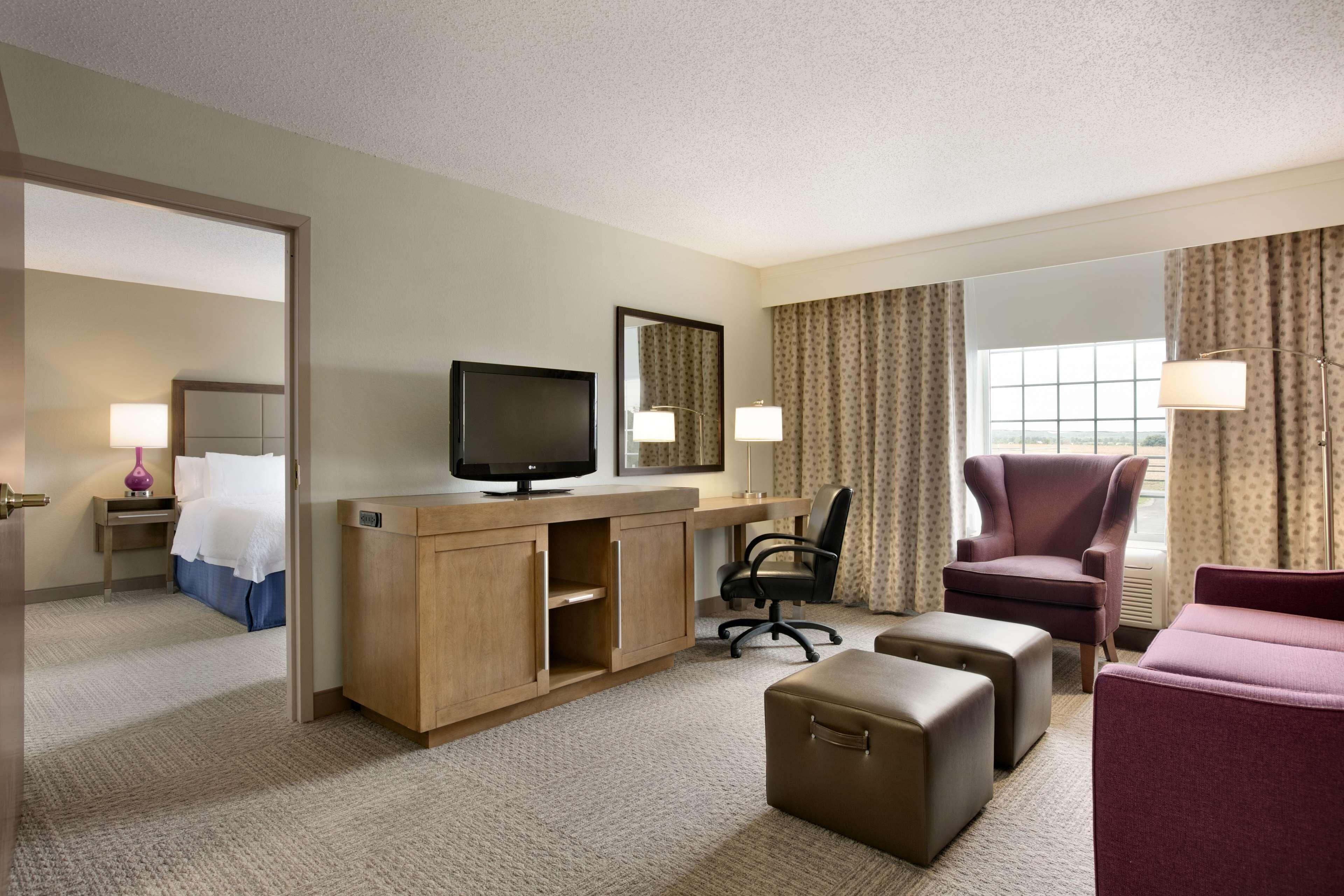 One-Bedroom King Suite Kitchen Non-Smoking